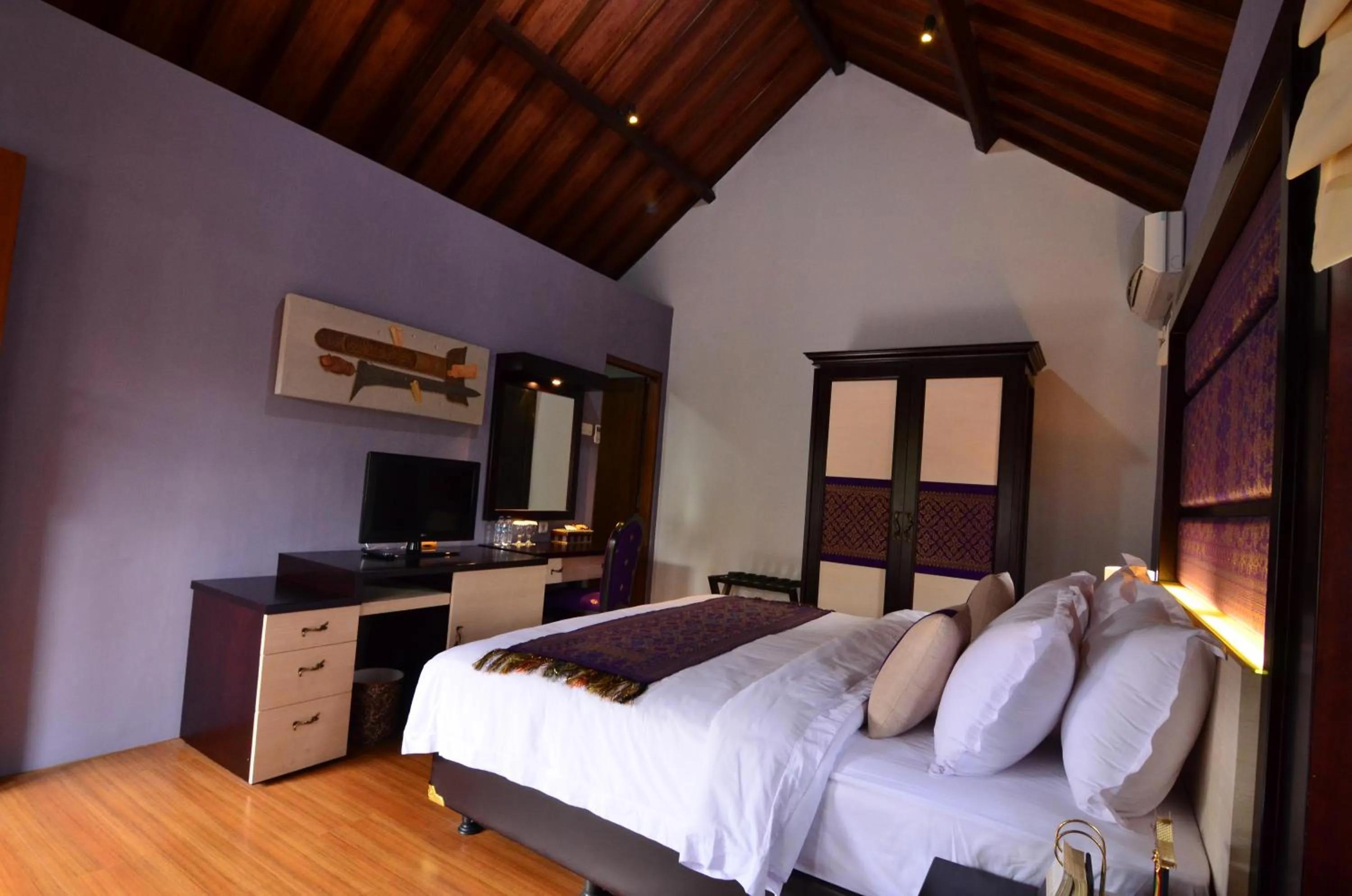 Bedroom, Bed in Balai Melayu Hotel