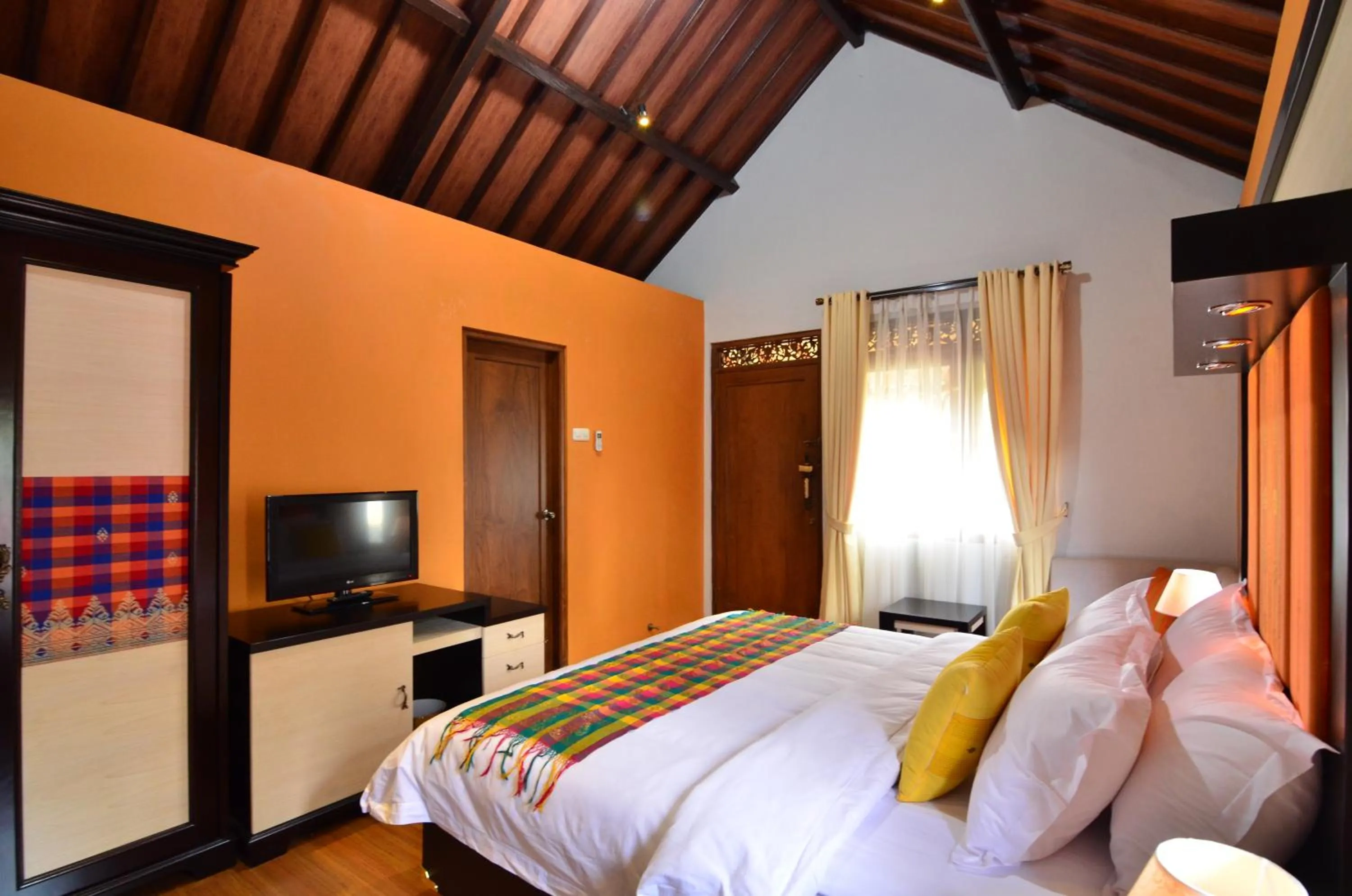 Photo of the whole room, Bed in Balai Melayu Hotel