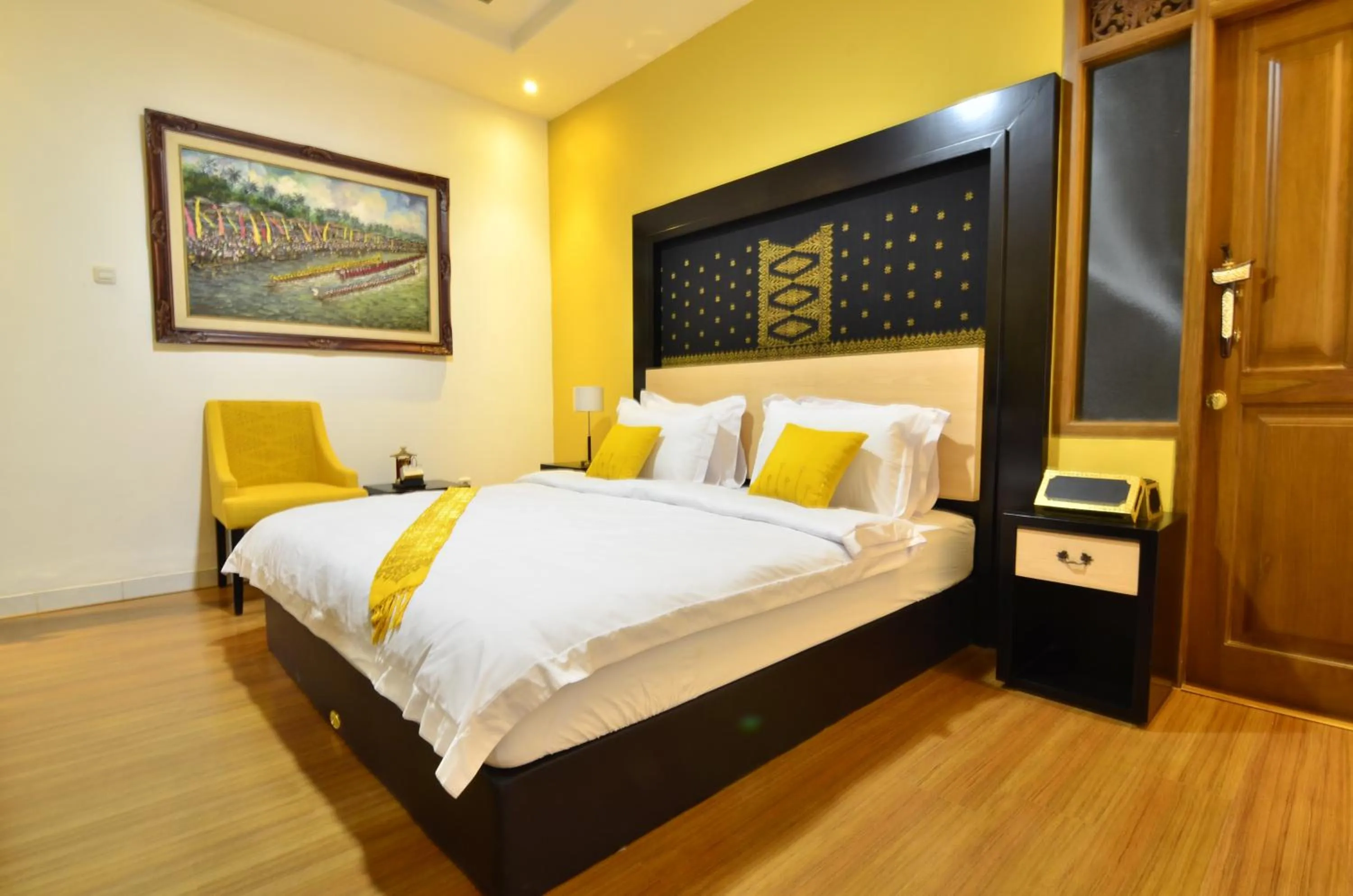Bedroom, Bed in Balai Melayu Hotel