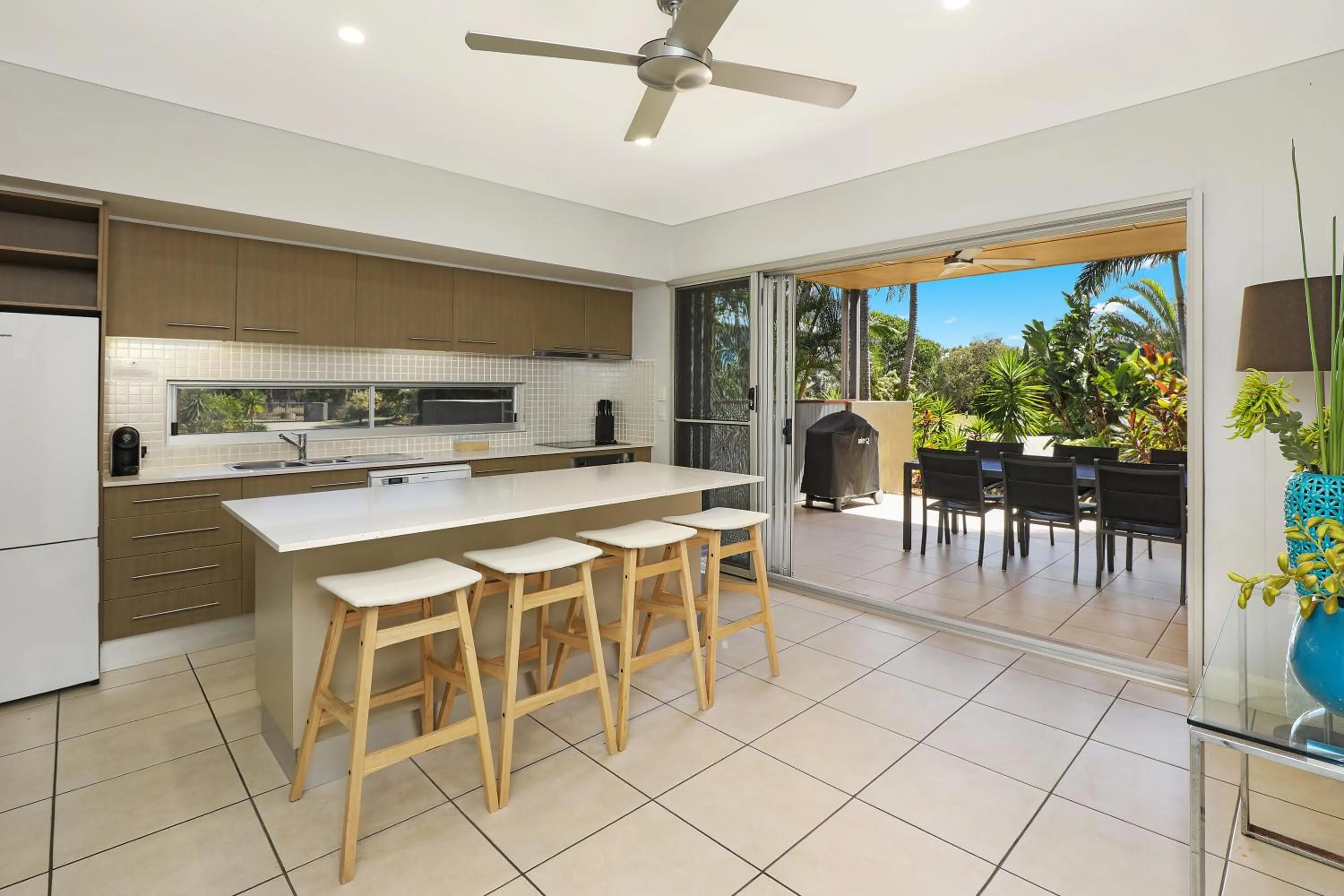 Kitchen or kitchenette in Sandcastles 1770 Motel & Resort