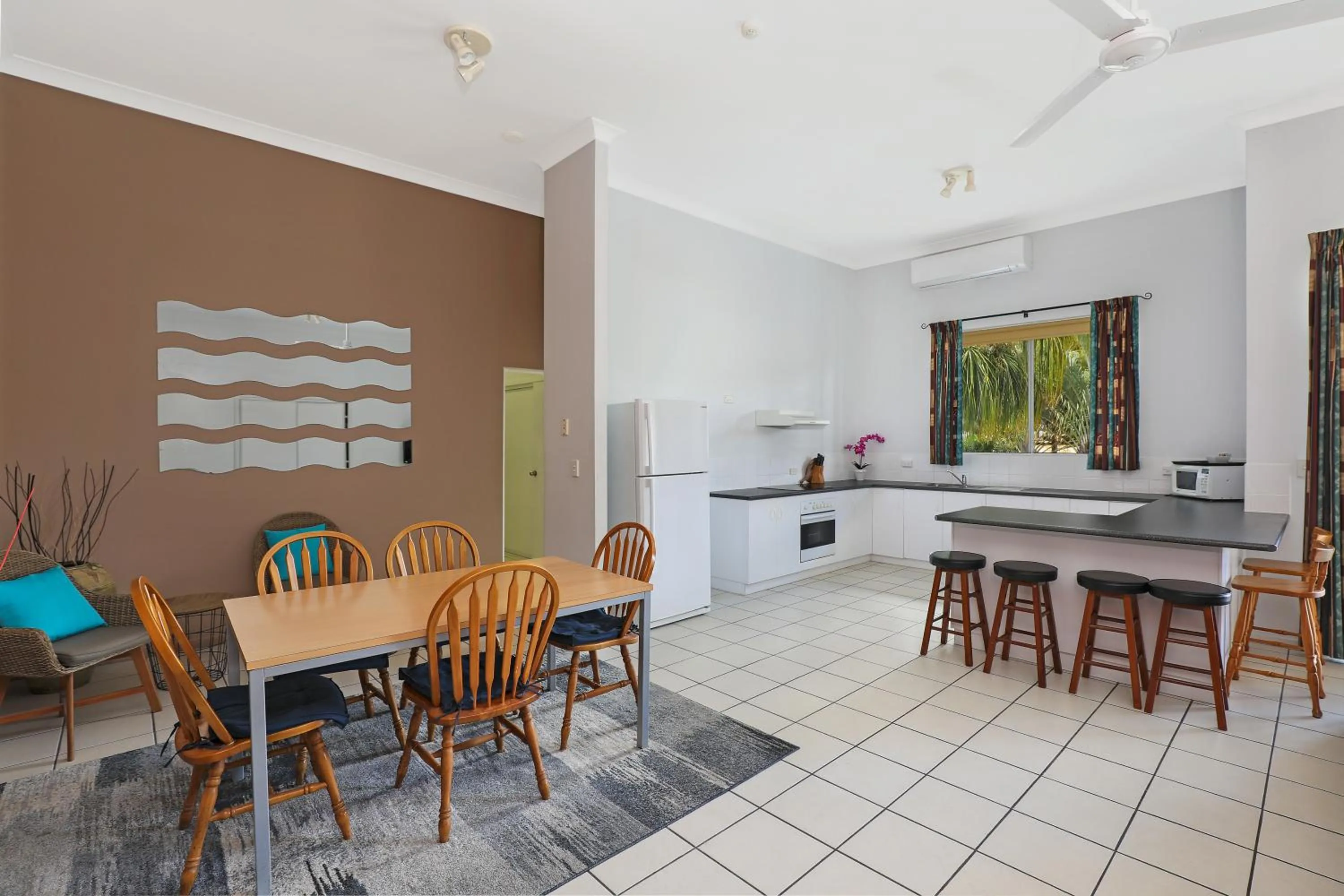 Kitchen or kitchenette in Sandcastles 1770 Motel & Resort