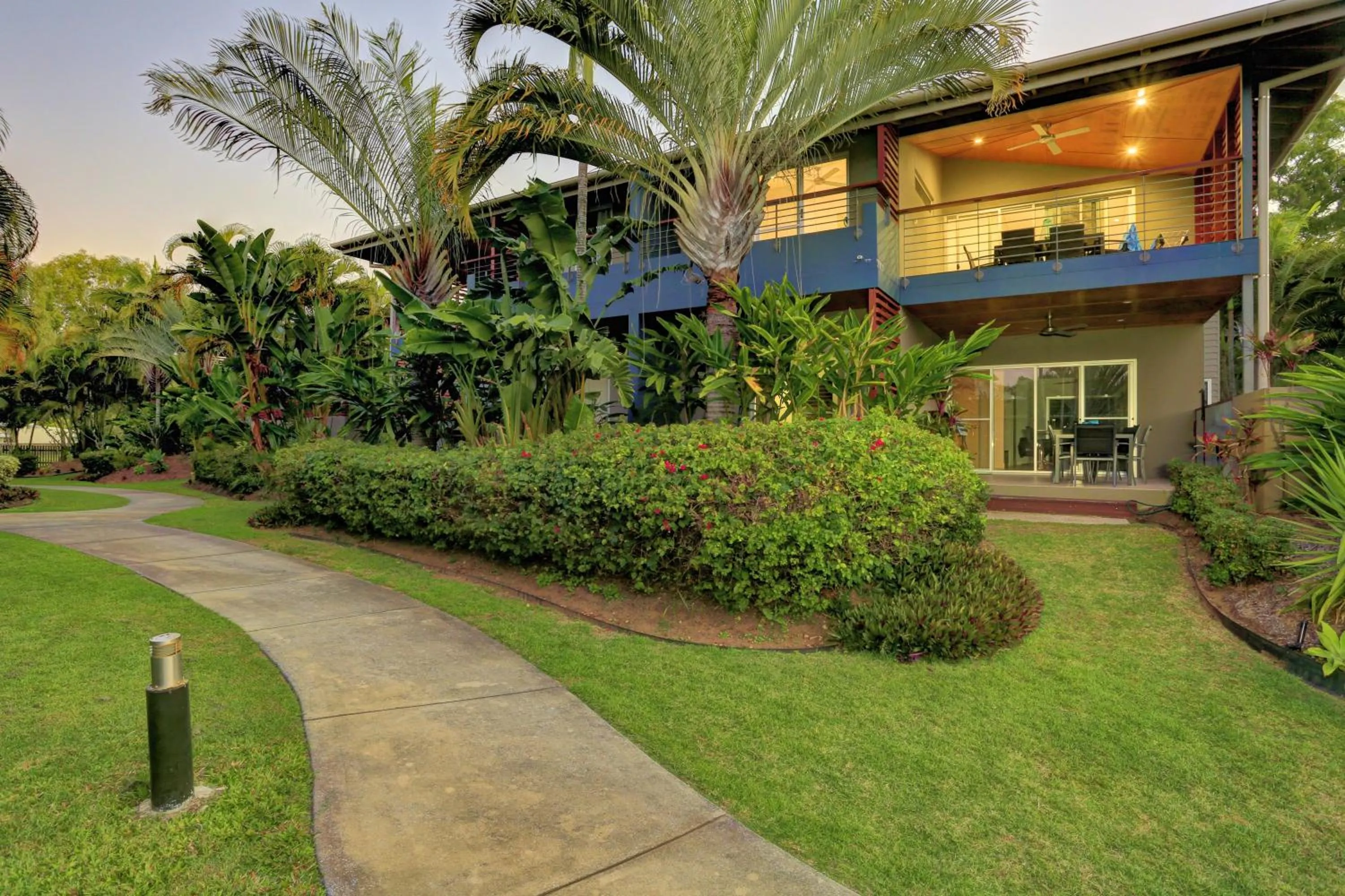 Three Bedroom Beach Home Apartment in Sandcastles 1770 Motel & Resort