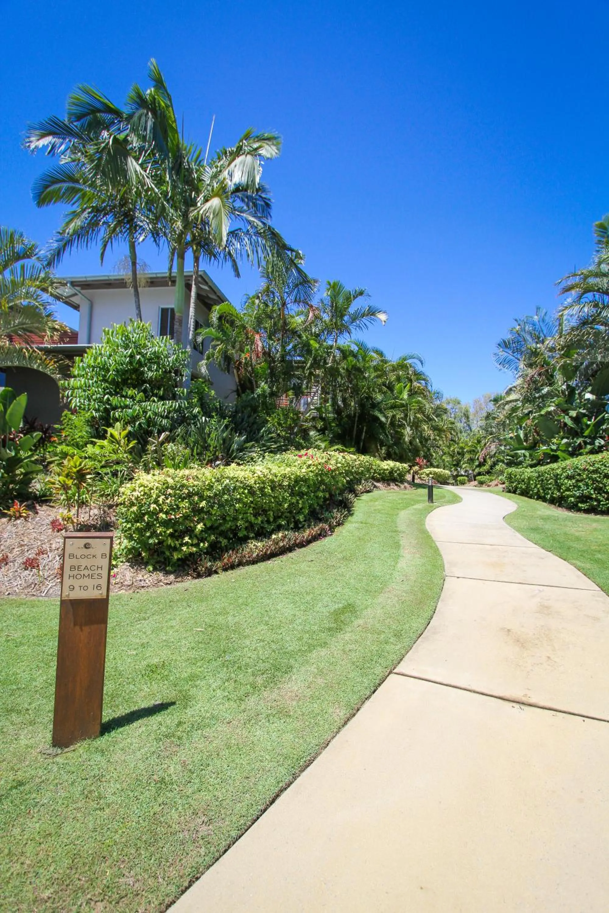 Garden in Sandcastles 1770 Motel & Resort