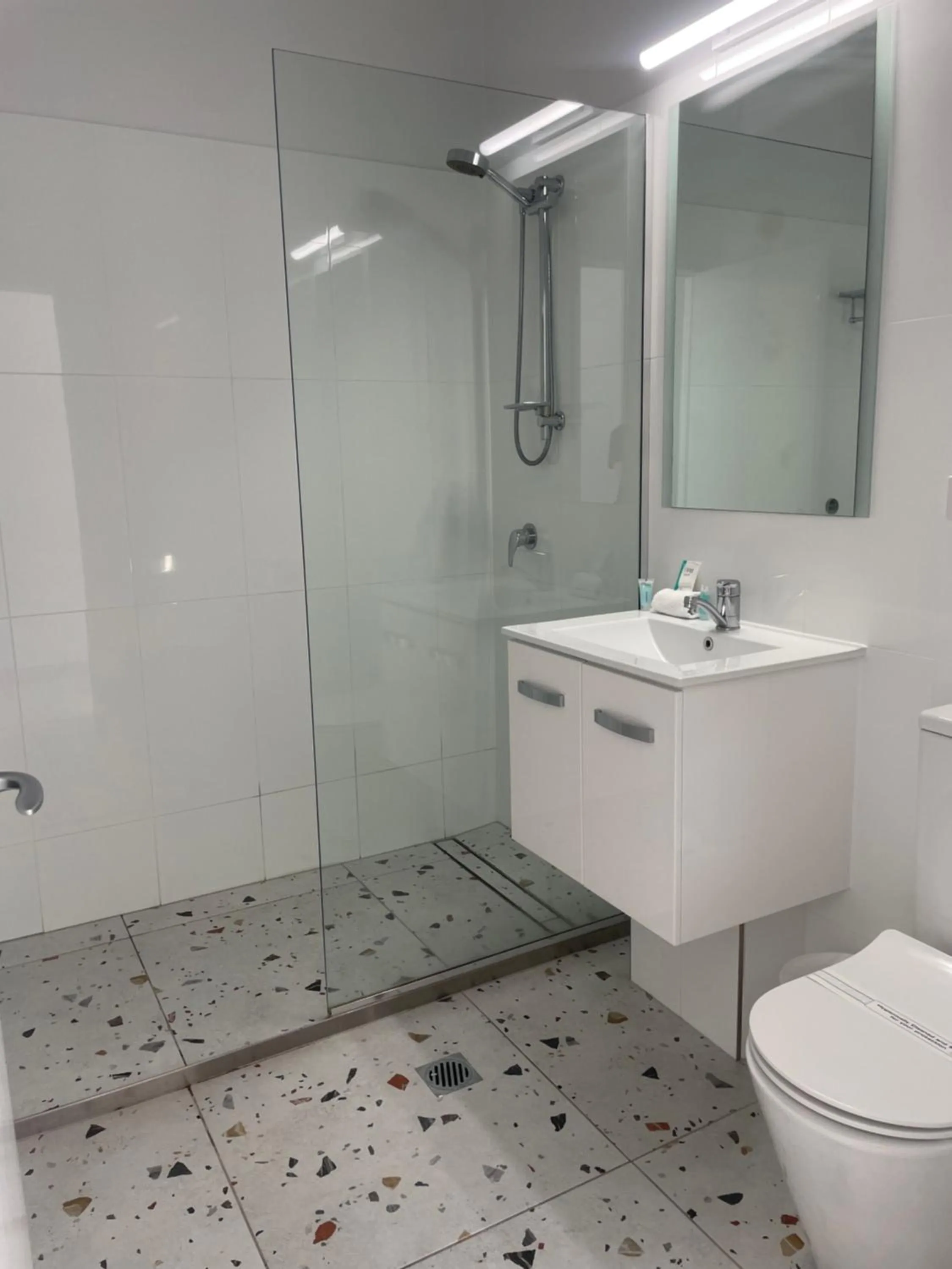 Bathroom in Sandcastles 1770 Motel & Resort