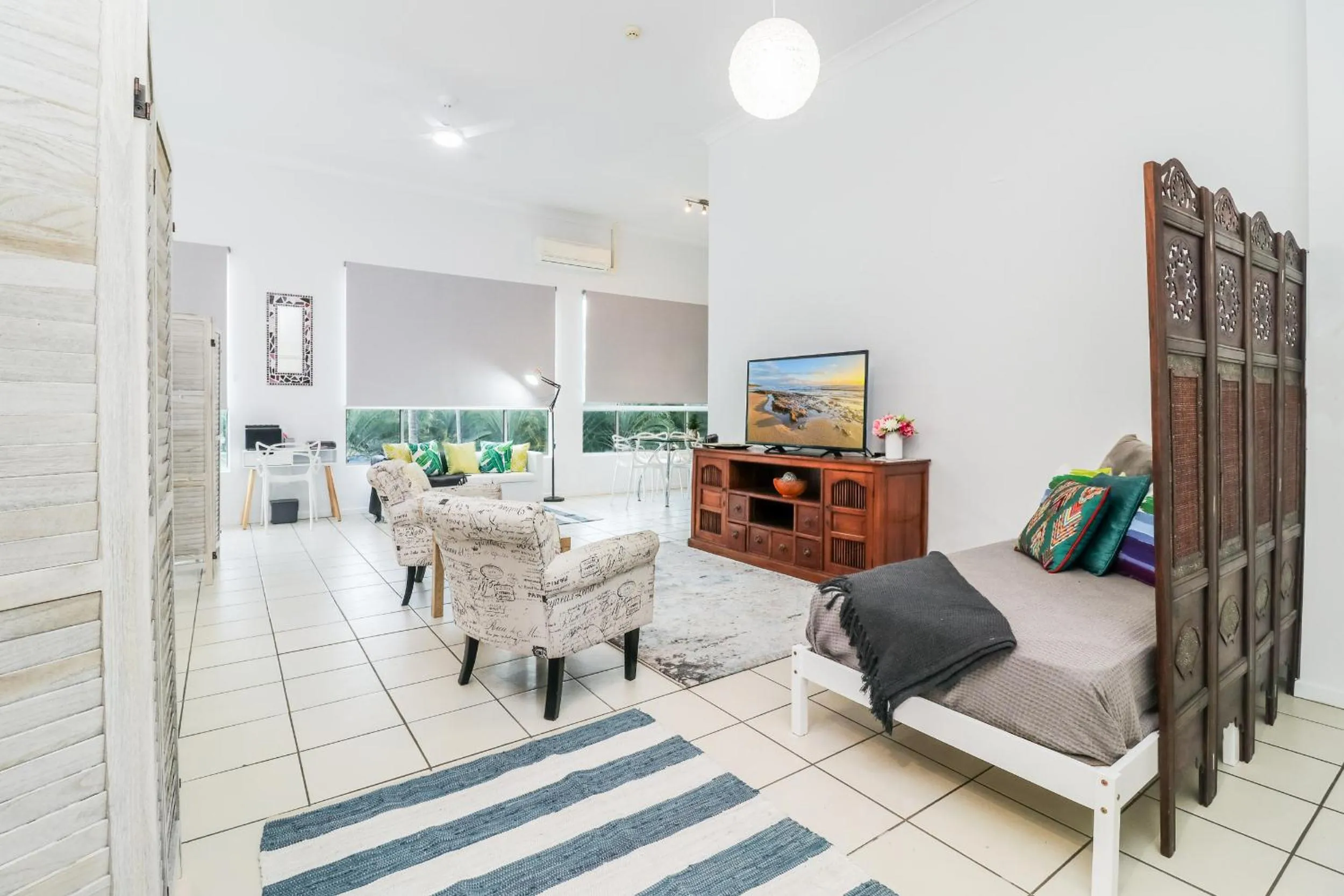 Seating area in Sandcastles 1770 Motel & Resort