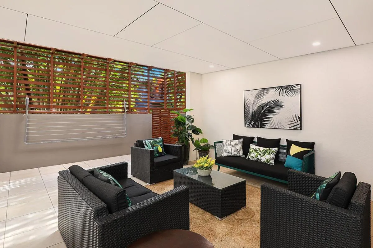 Seating area in Sandcastles 1770 Motel & Resort