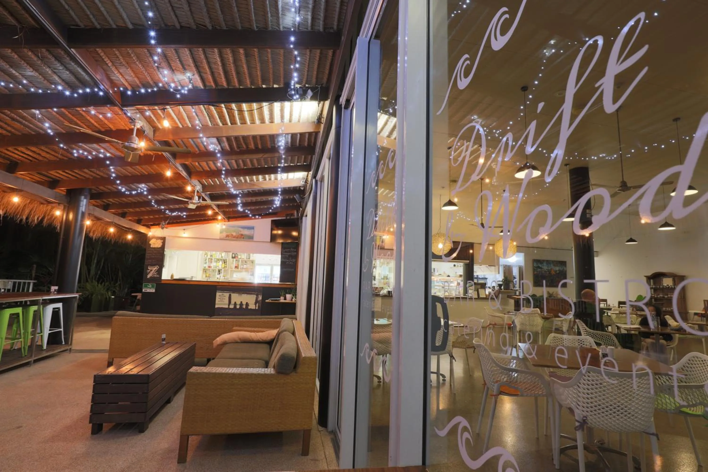 Restaurant/places to eat in Sandcastles 1770 Motel & Resort