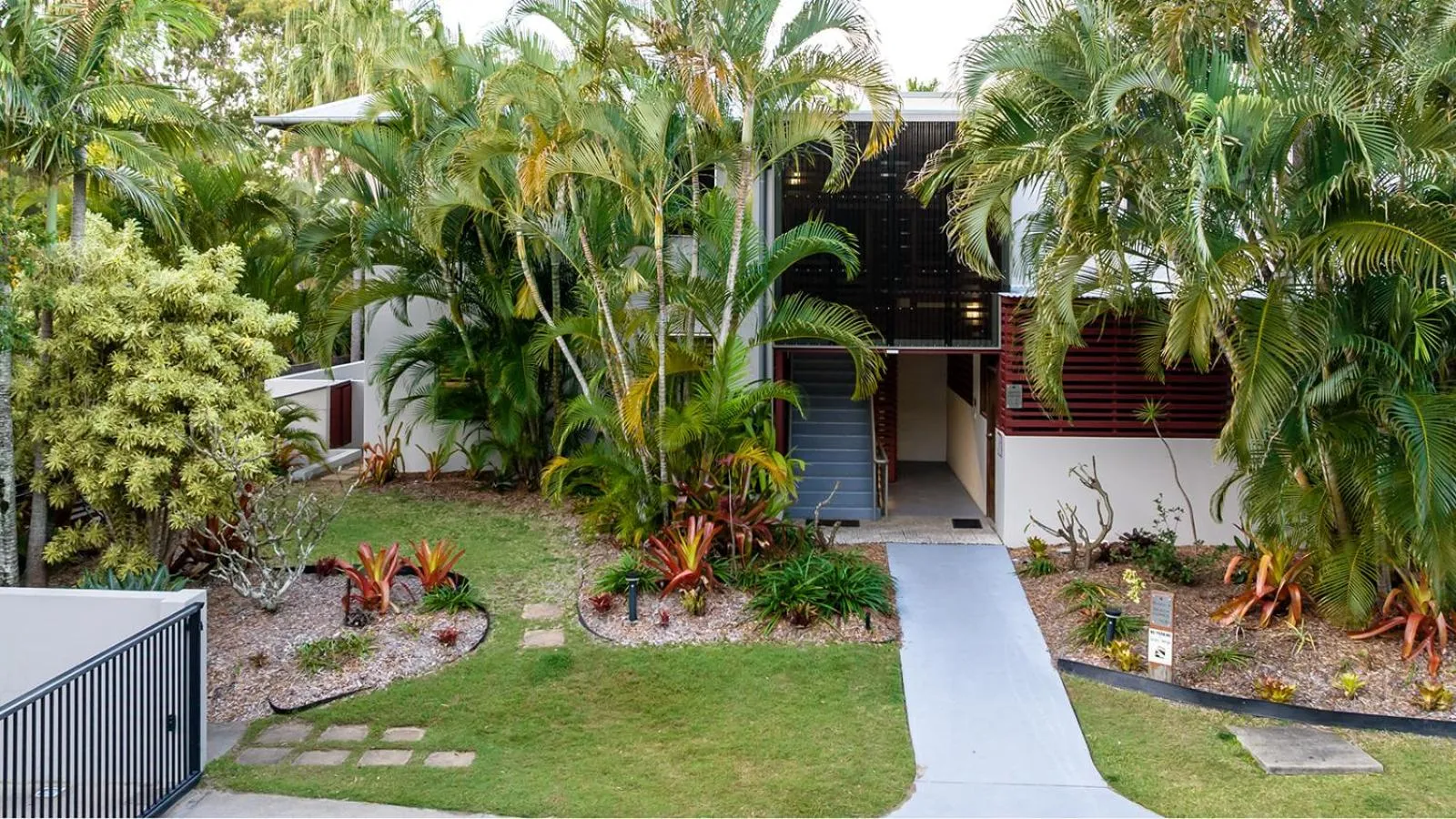 Property building in Sandcastles 1770 Motel & Resort