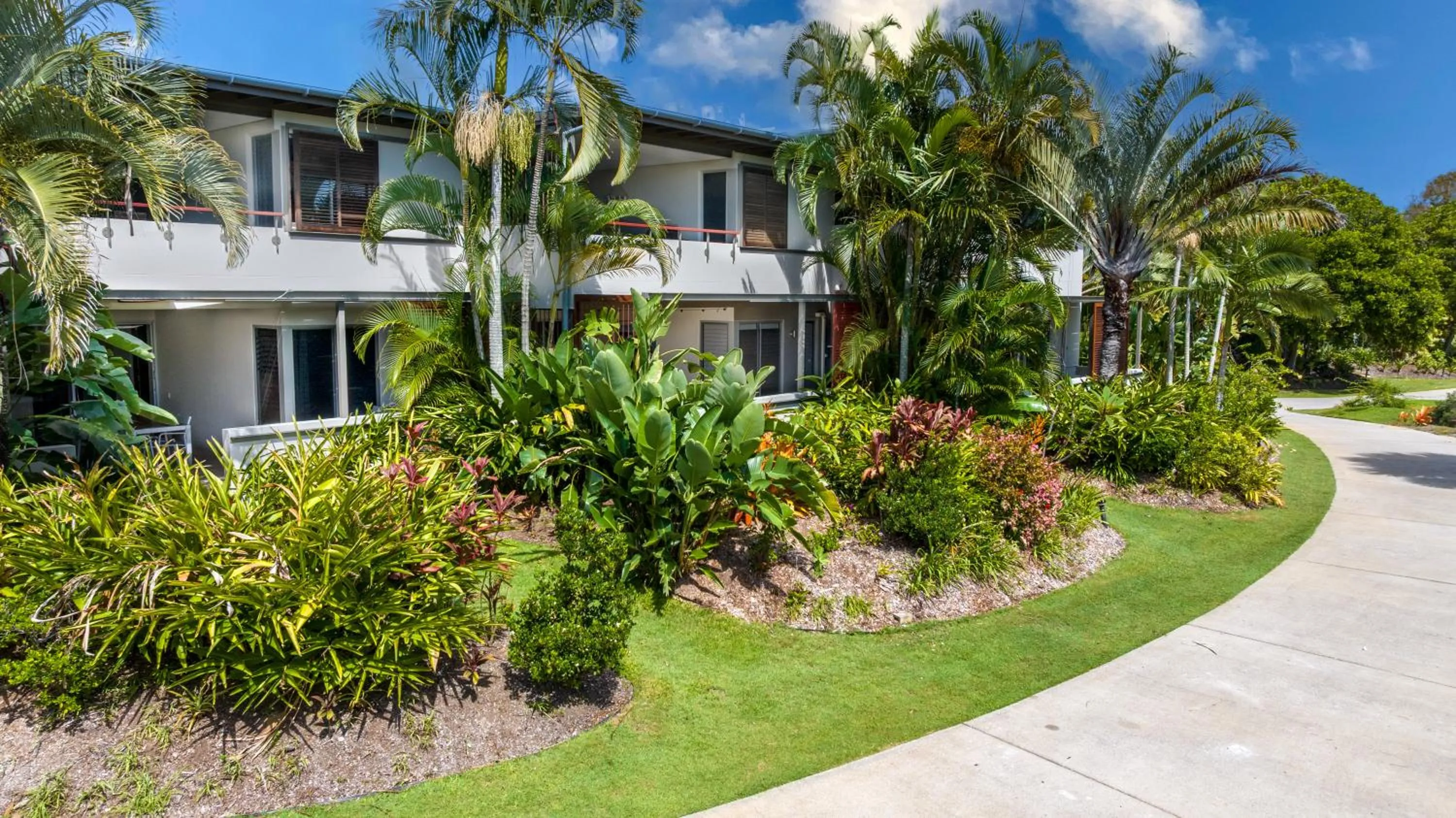 Property building in Sandcastles 1770 Motel & Resort