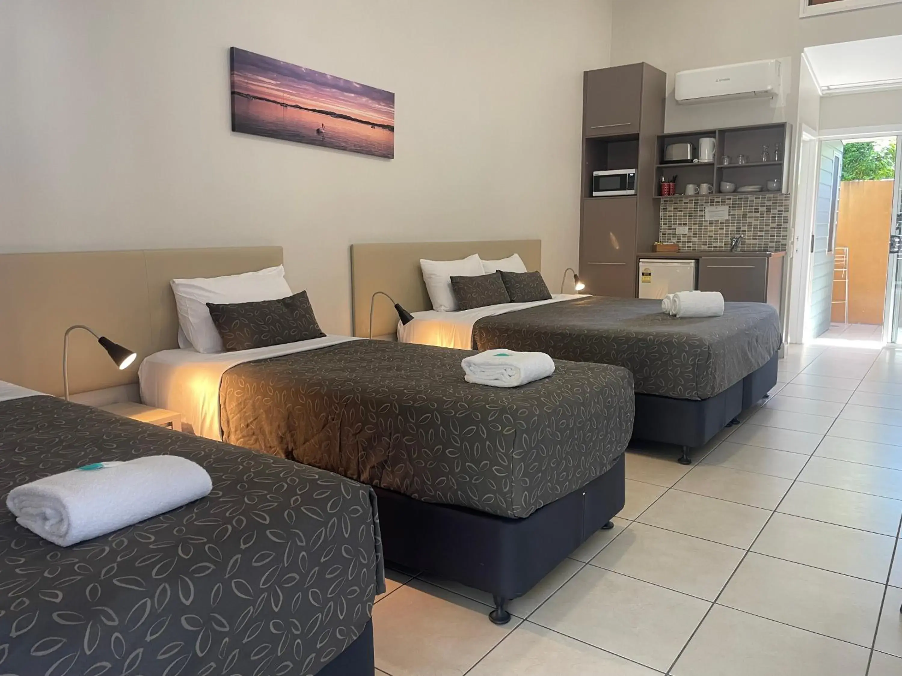 Motel Room in Sandcastles 1770 Motel & Resort Motel Room in Sandcastles 1770 Motel & Resort