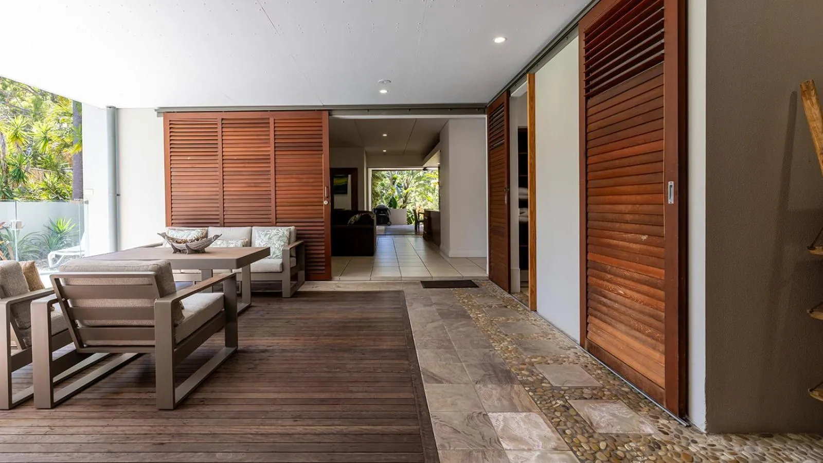 Seating area in Sandcastles 1770 Motel & Resort