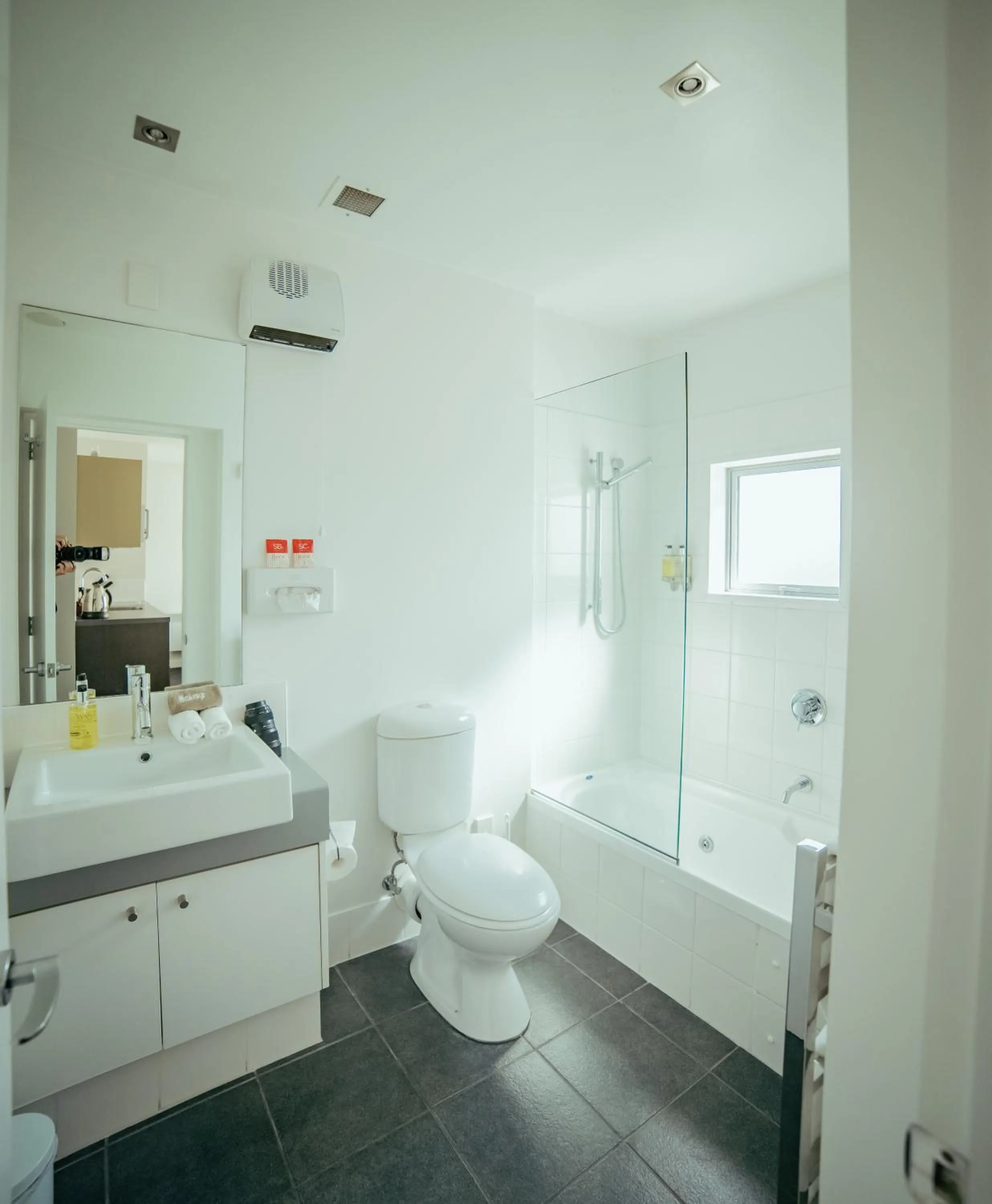 Toilet in Airport Delta Motel