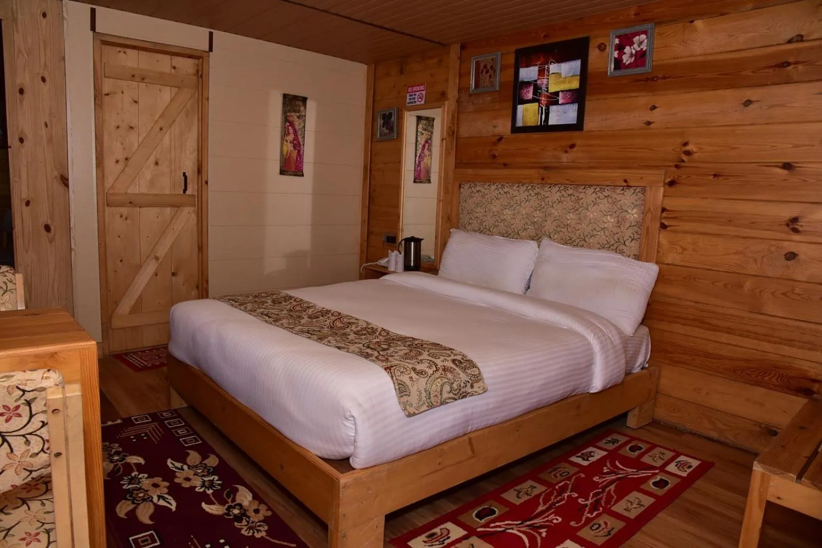 Bed in Snow King Retreat - The Heaven