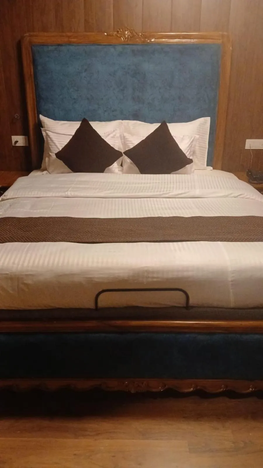 Bed in Snow King Retreat - The Heaven