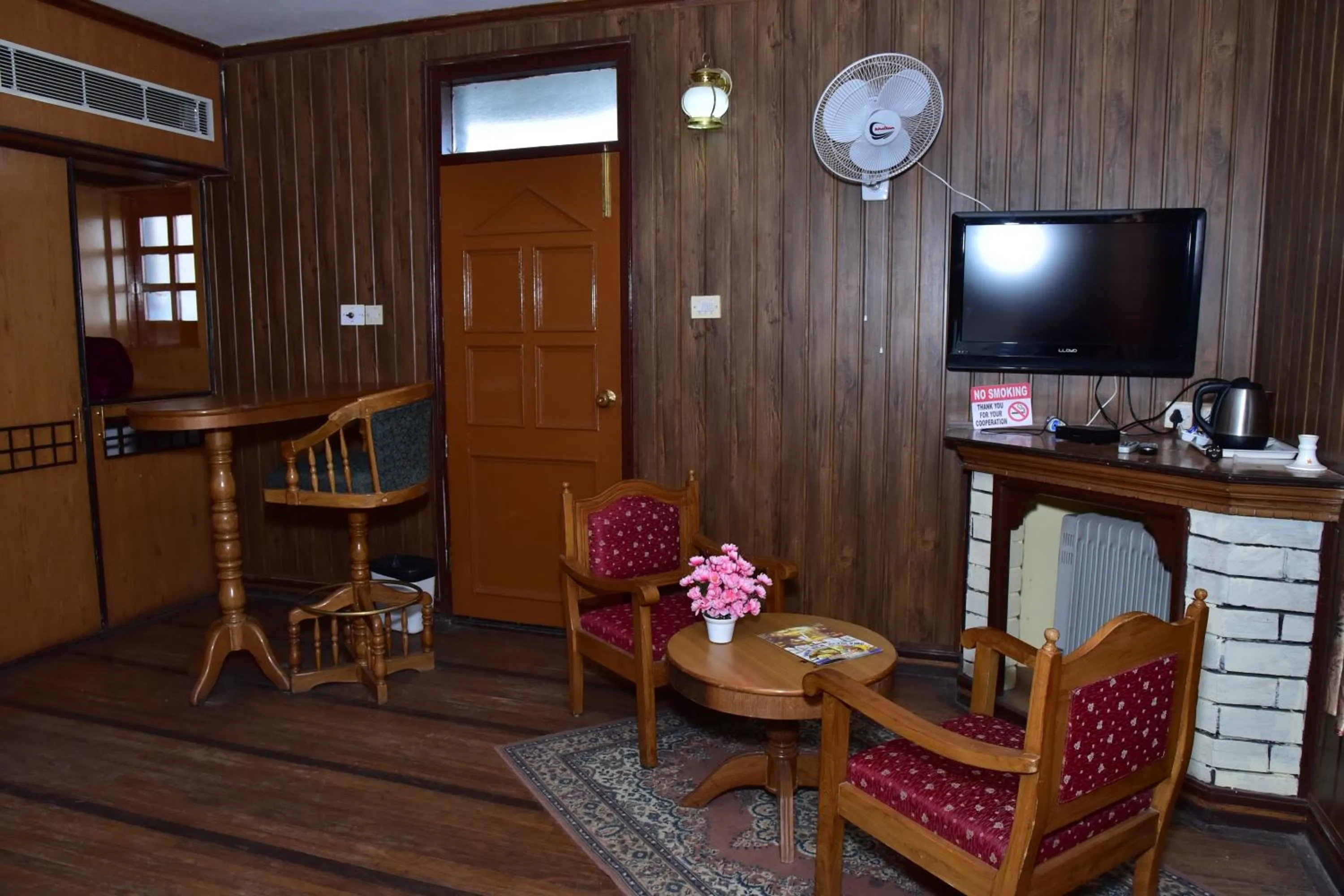 TV and multimedia in Snow King Retreat - The Heaven