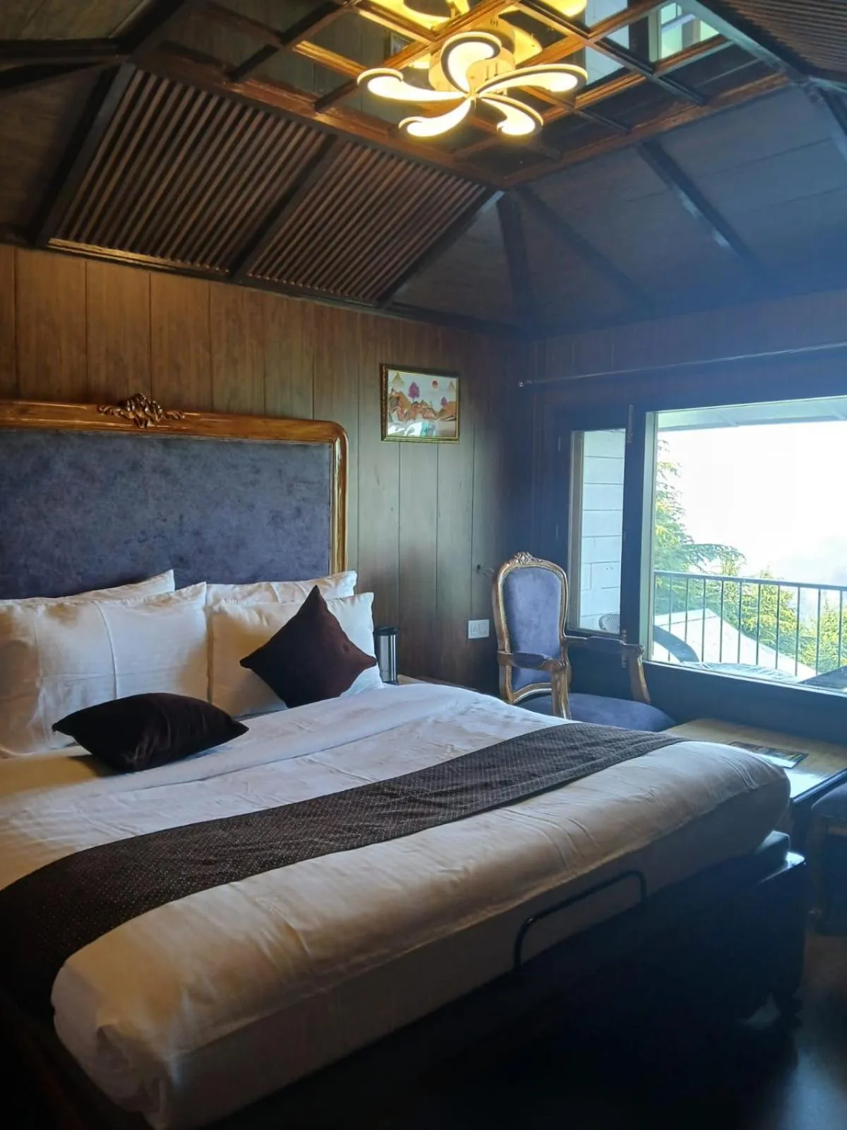 Bed in Snow King Retreat - The Heaven