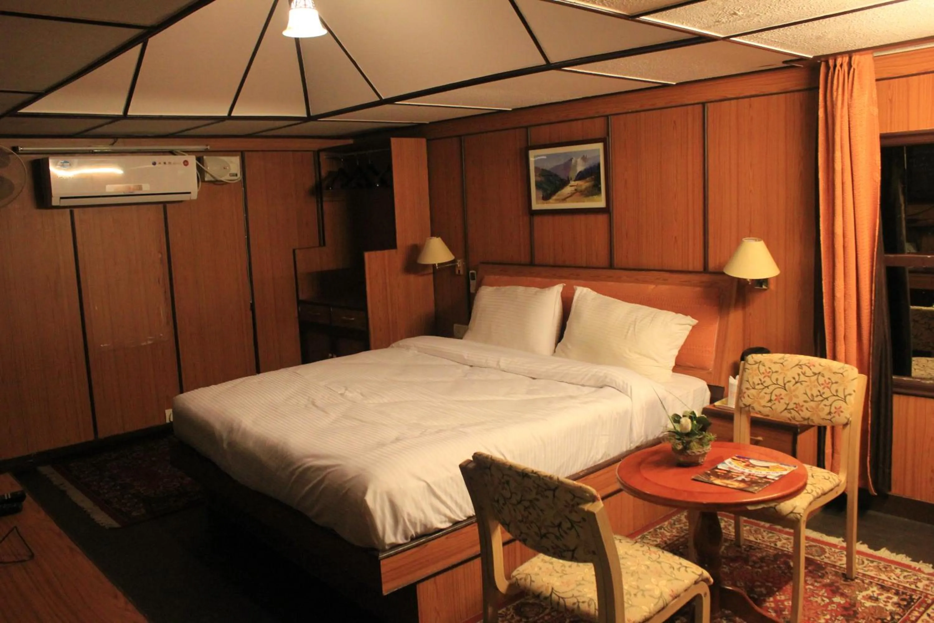 Bed in Snow King Retreat - The Heaven