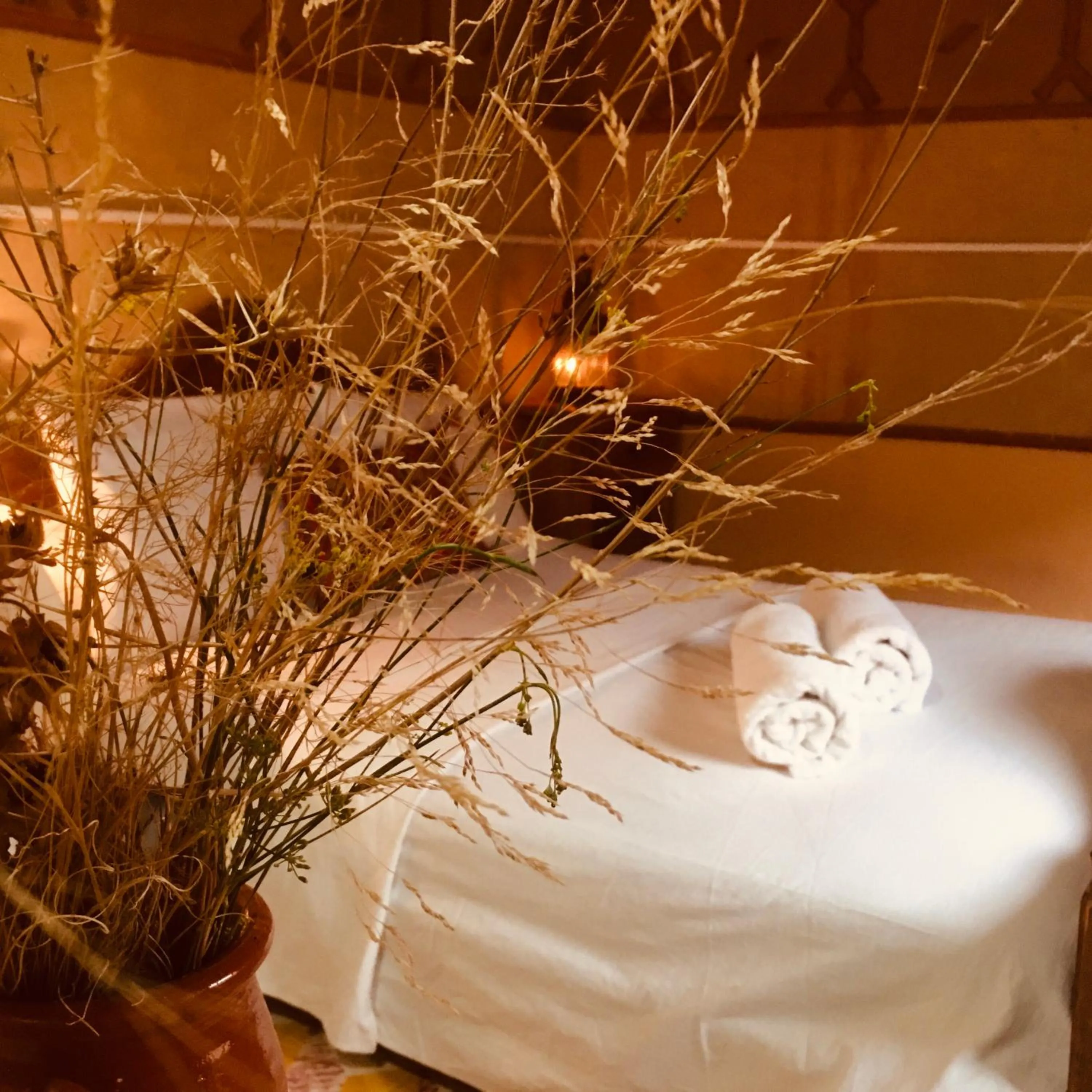 Bedroom, Bed in Hôtel panoramique de la vallée