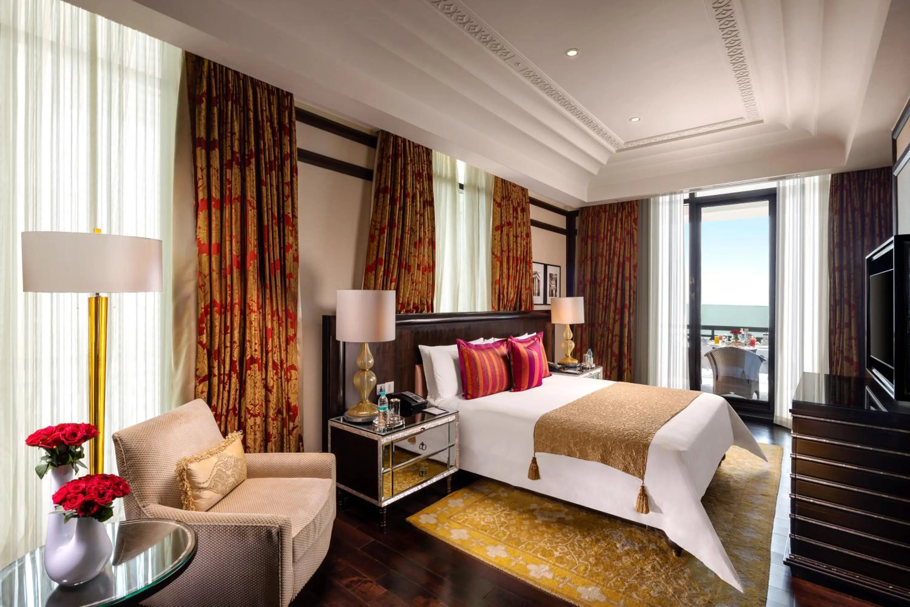 room service, Bed in The Leela Palace Chennai