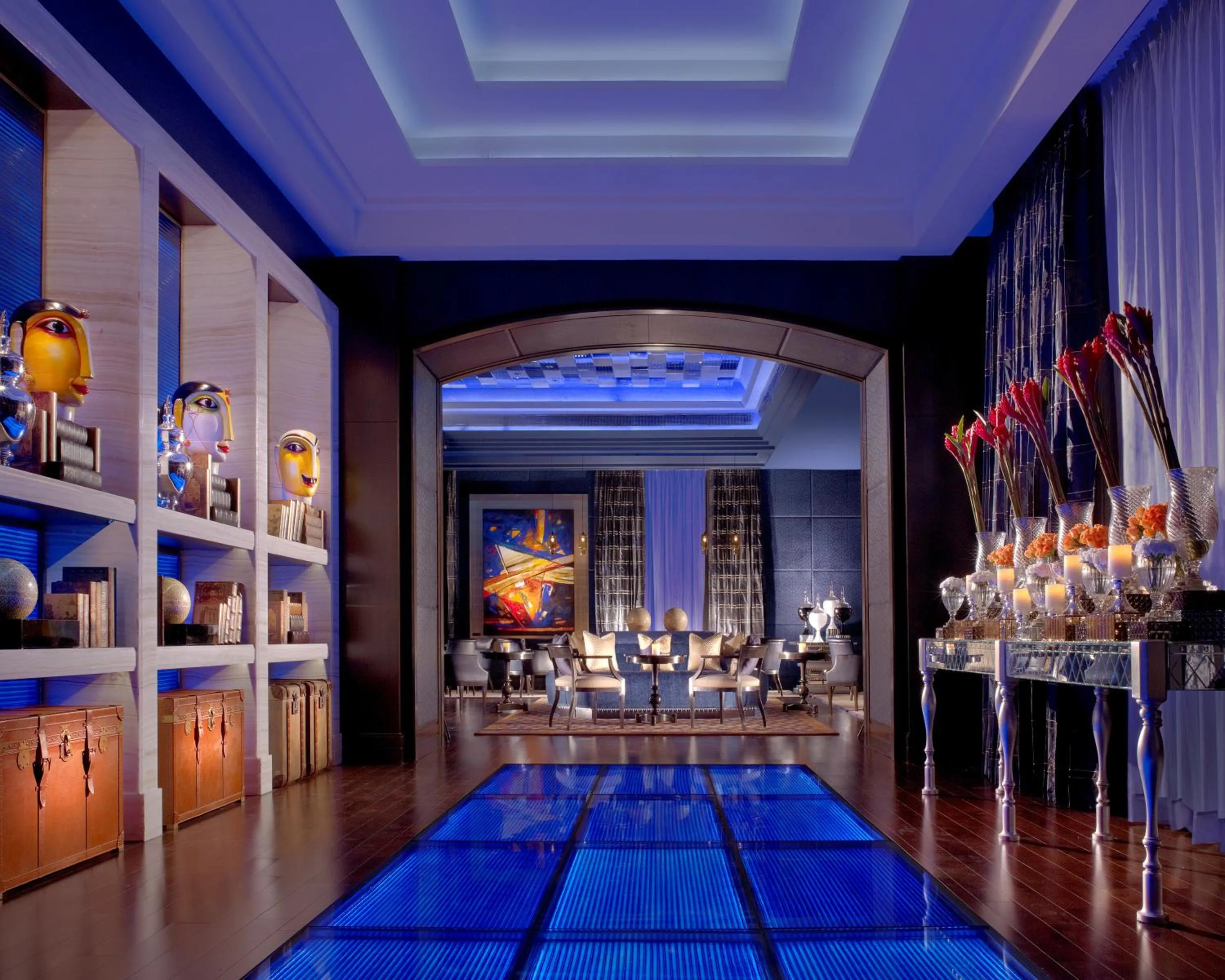 Lounge or bar in The Leela Palace Chennai