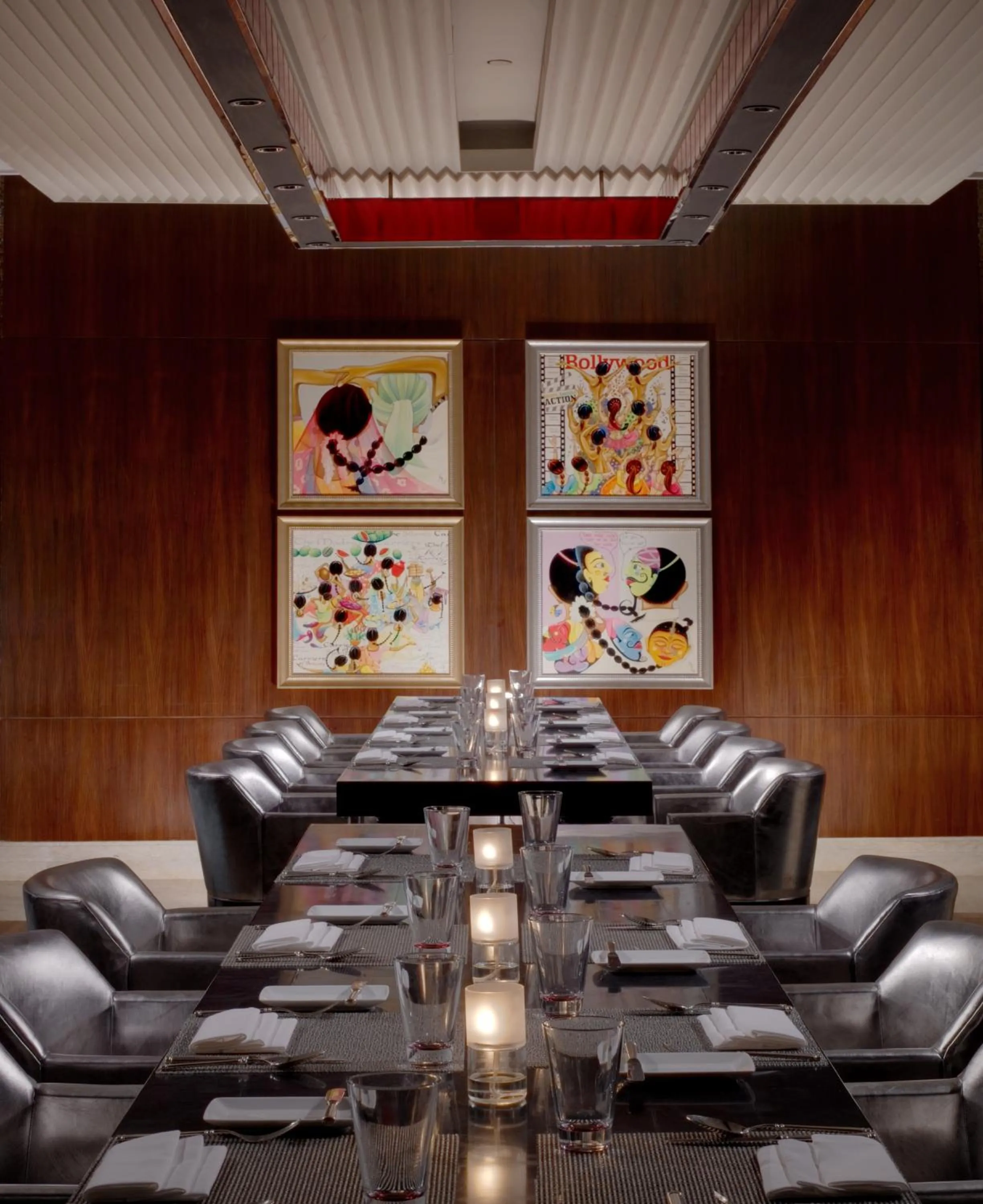 Restaurant/places to eat in The Leela Palace Chennai