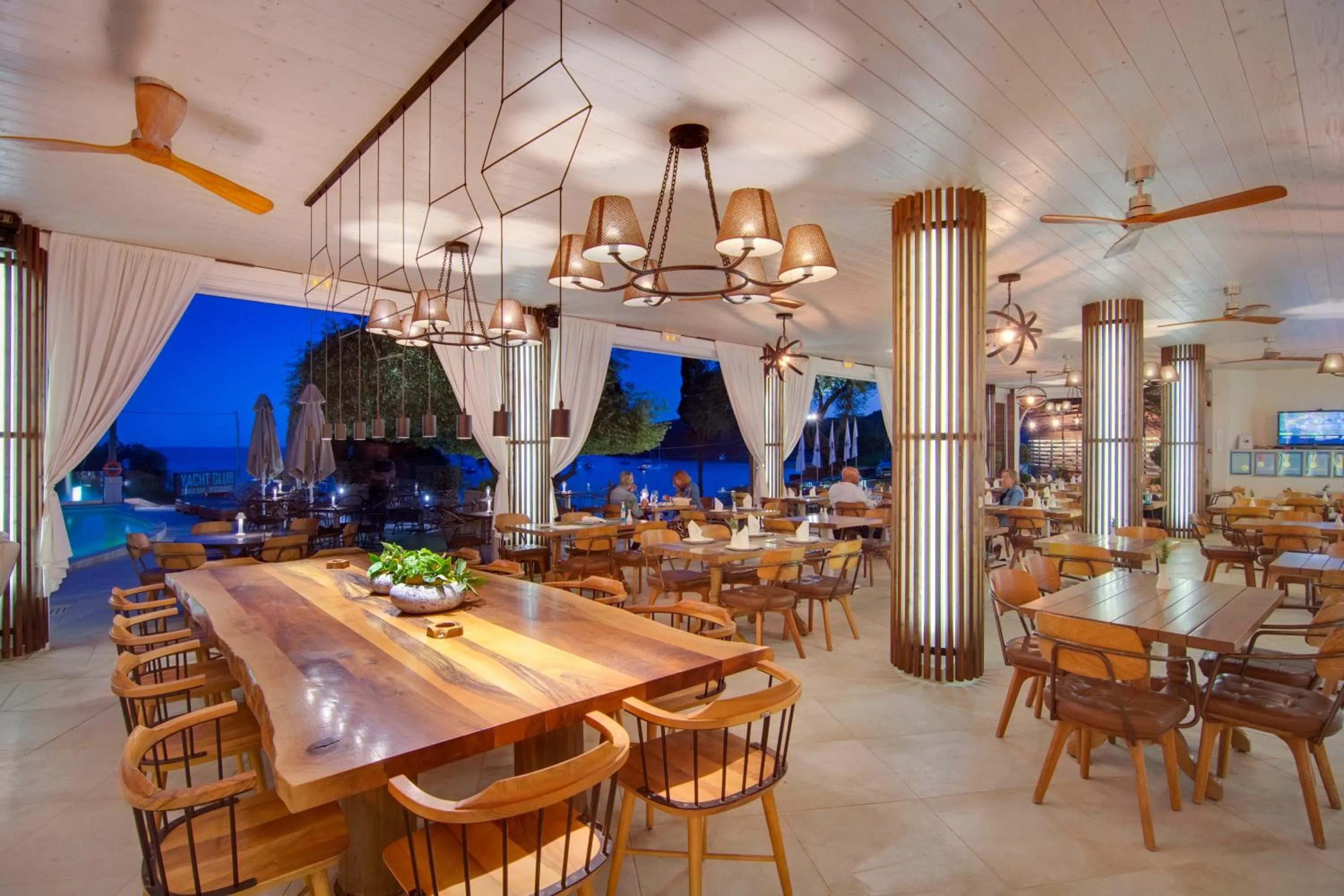 Restaurant/places to eat in Valtos Beach Hotel