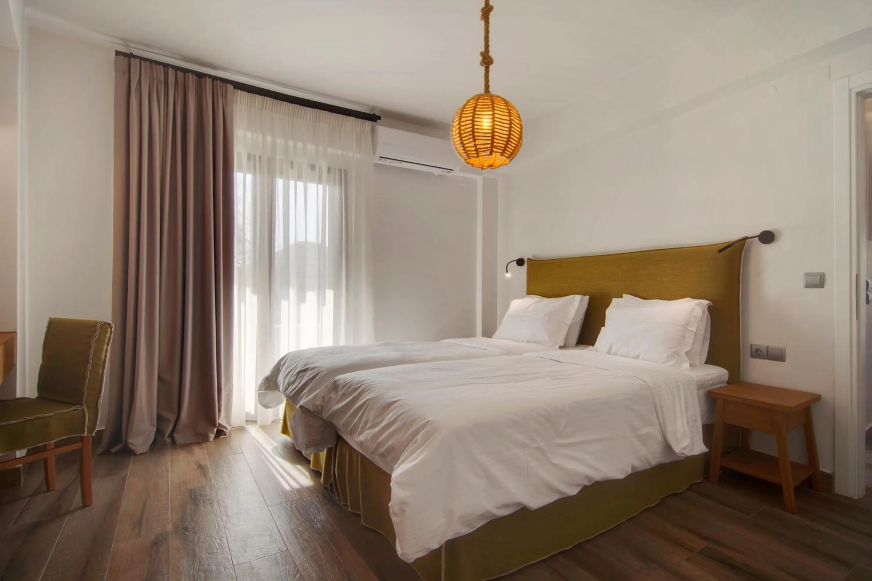 Bedroom, Bed in Valtos Beach Hotel