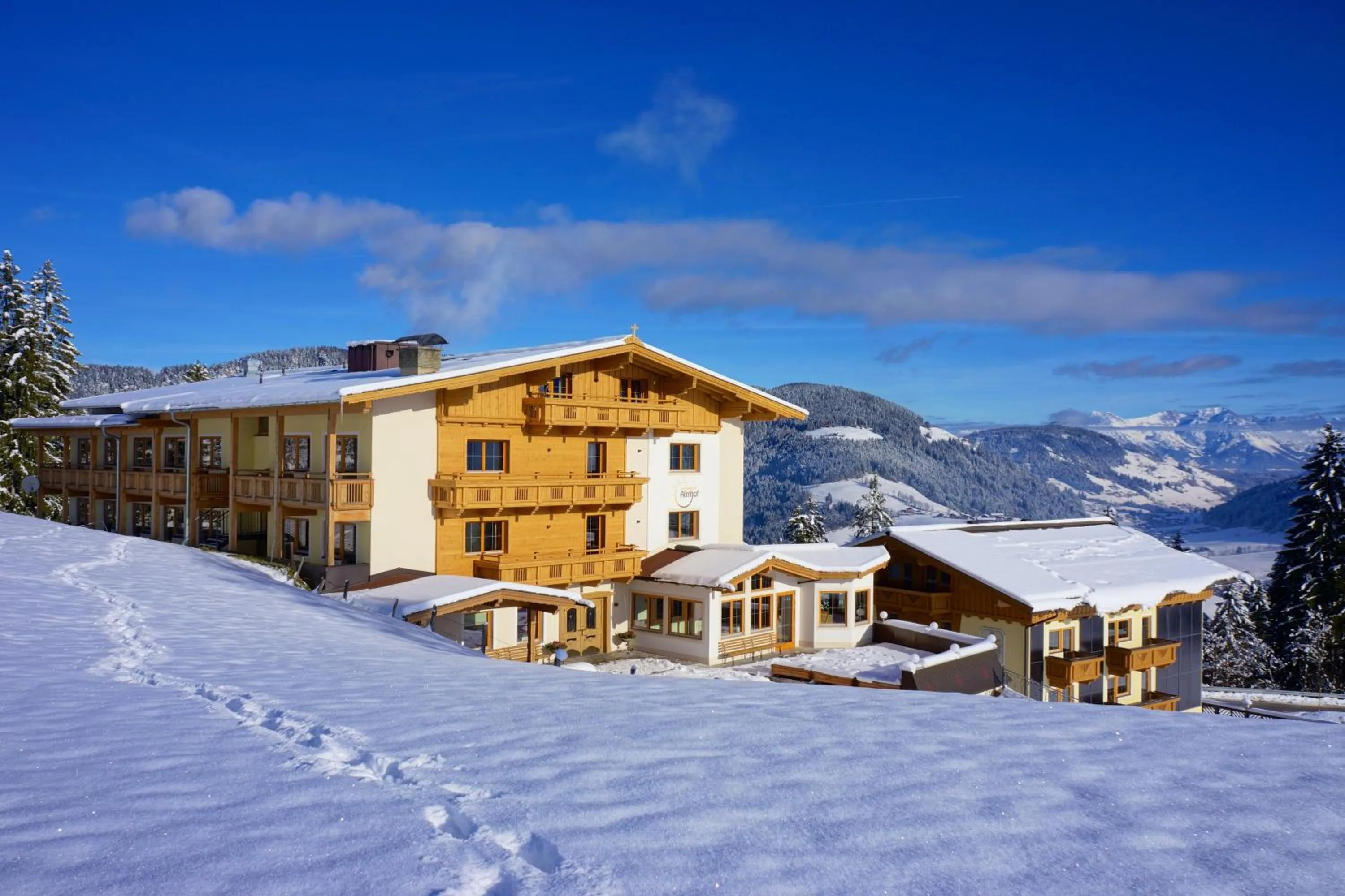 Facade/entrance in Gasthof Almhof