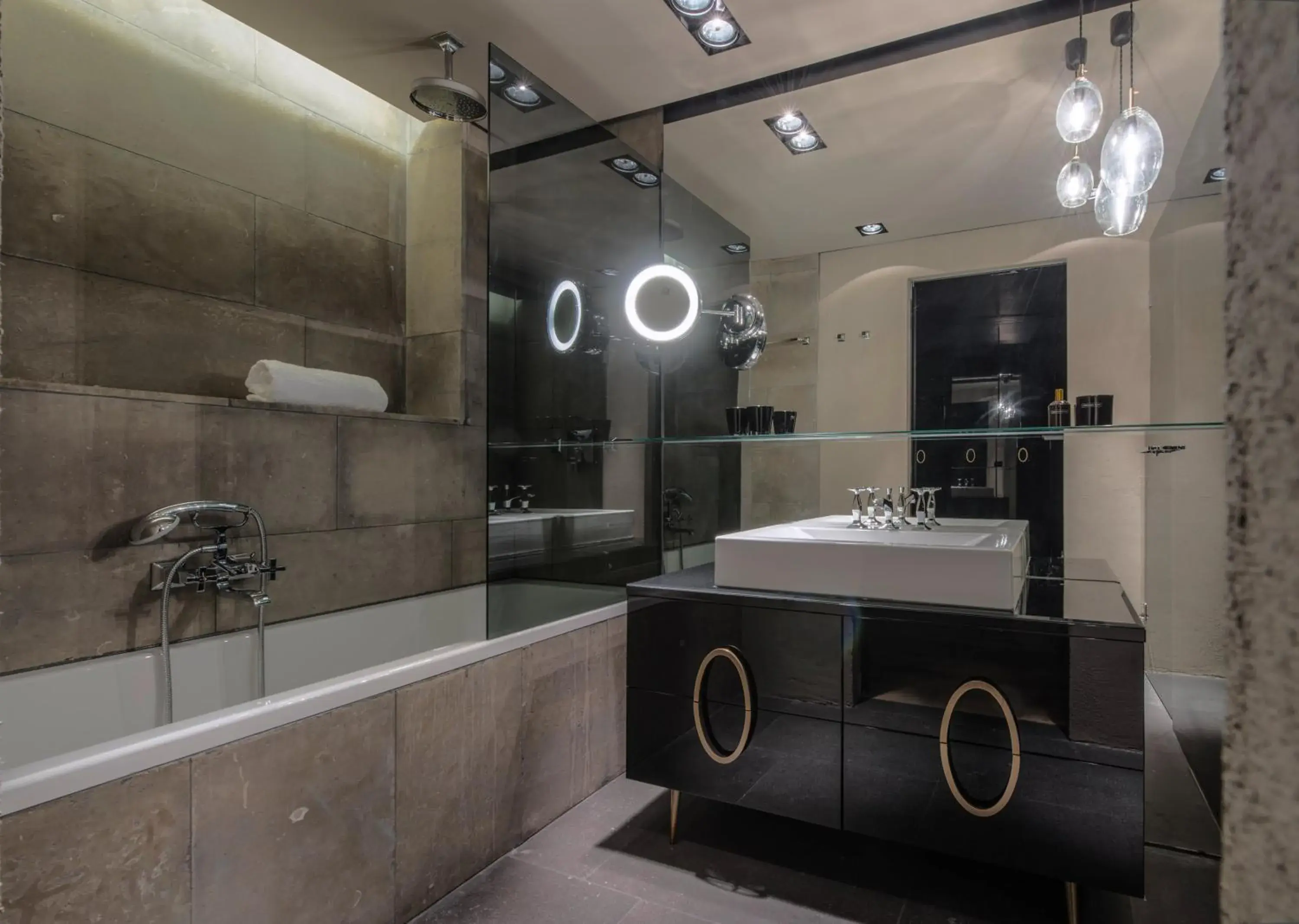 Classic Double Room in Hotel Zhero – Ischgl/Kappl Classic Double Room in Hotel Zhero – Ischgl/Kappl