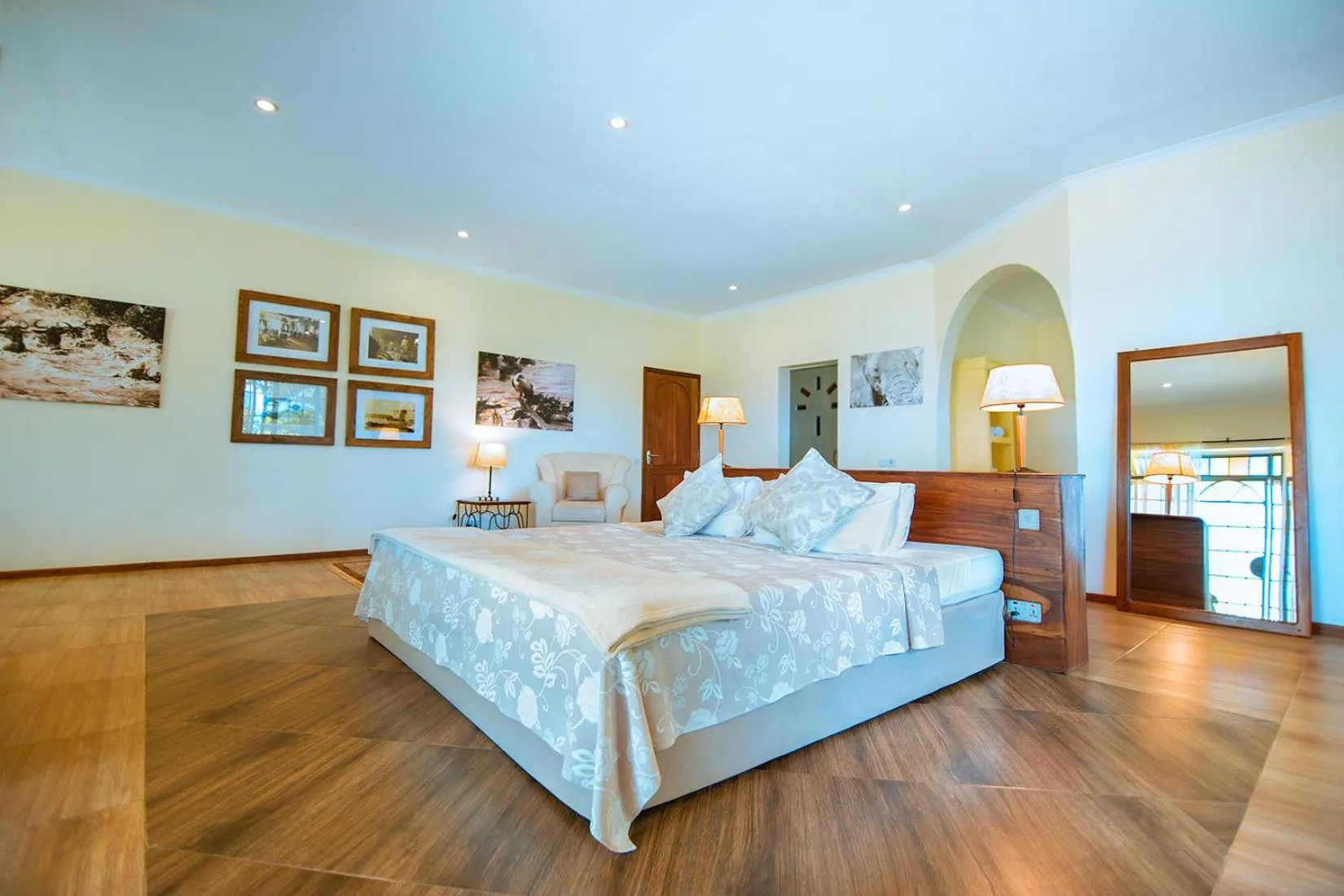 Bed in Pink Flamingo Boutique Hotel