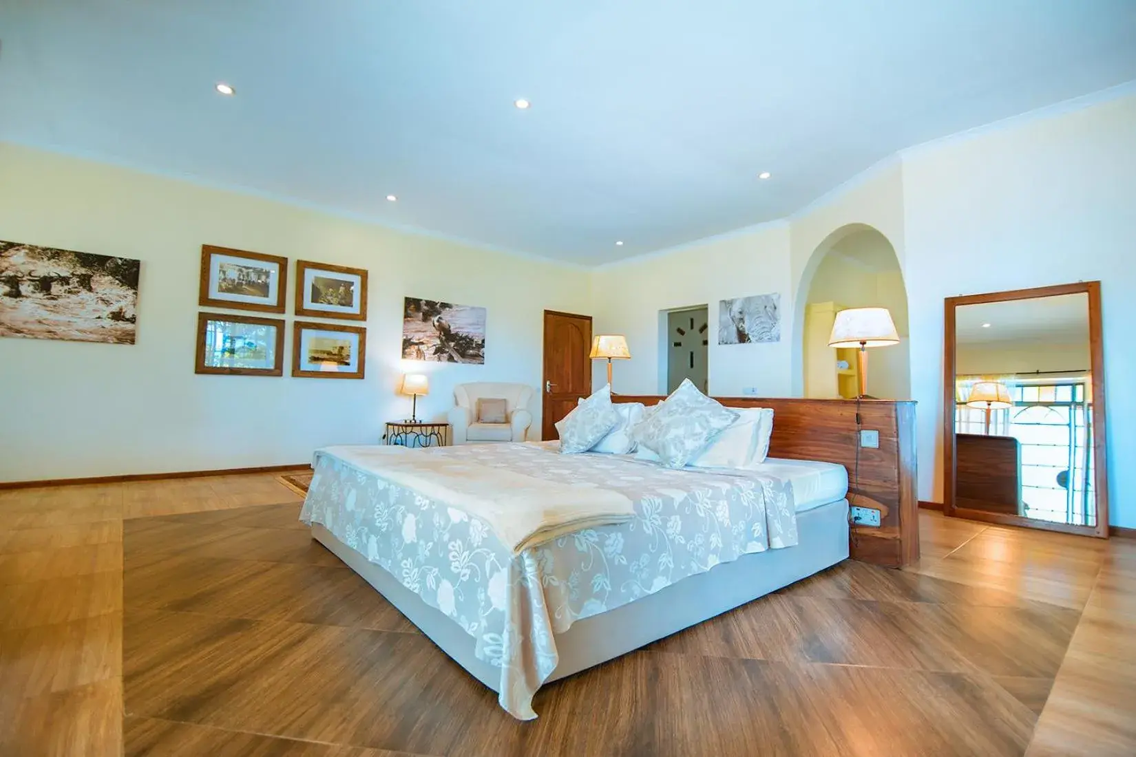 Deluxe Suite in Pink Flamingo Boutique Hotel Deluxe Suite in Pink Flamingo Boutique Hotel