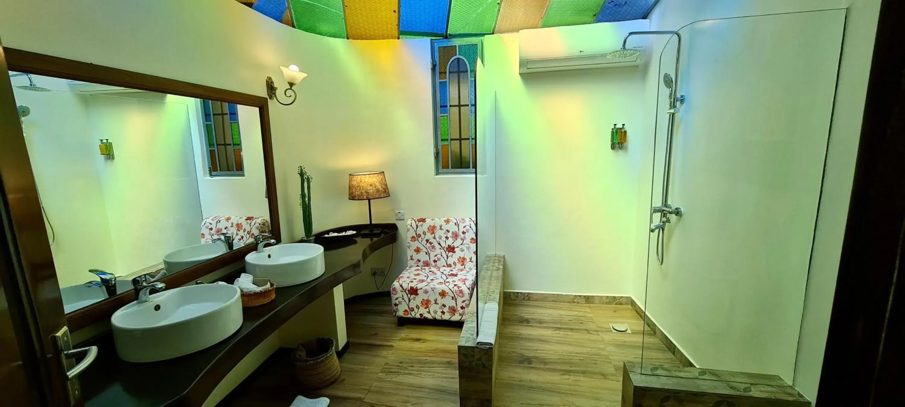 Deluxe Quadruple Room in Pink Flamingo Boutique Hotel Deluxe Quadruple Room in Pink Flamingo Boutique Hotel