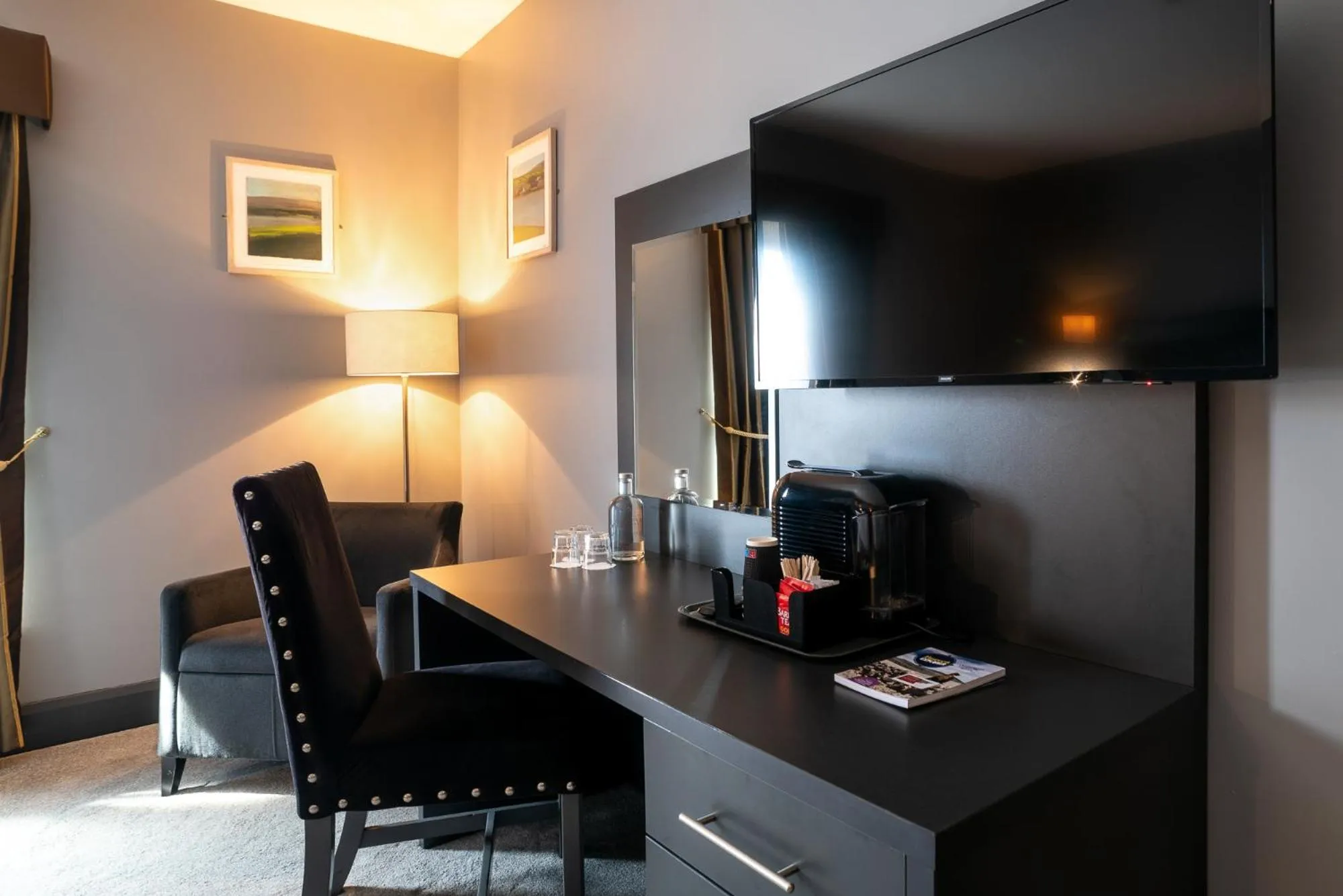 TV and multimedia in Cliffs of Moher Hotel