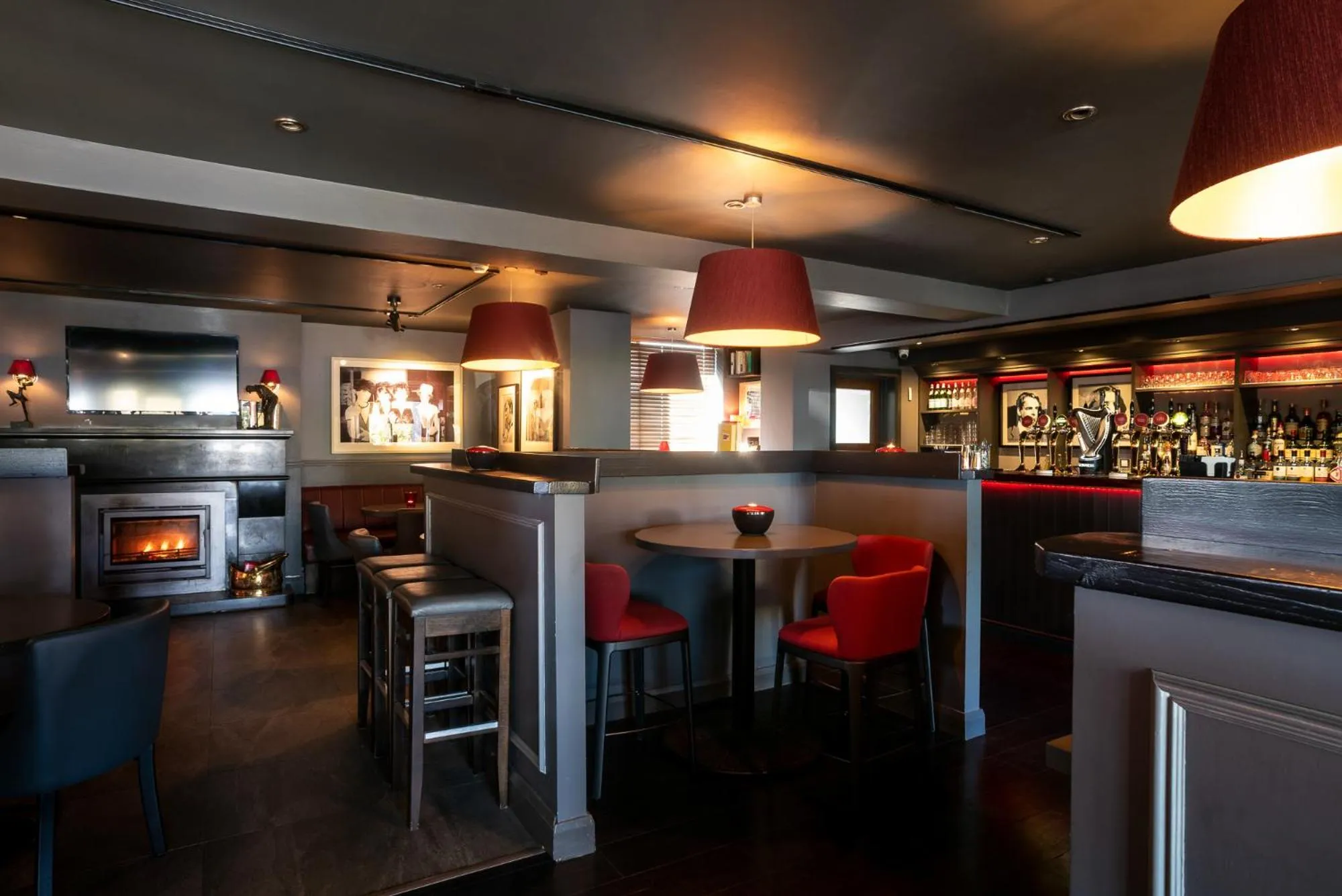 Lounge or bar in Cliffs of Moher Hotel