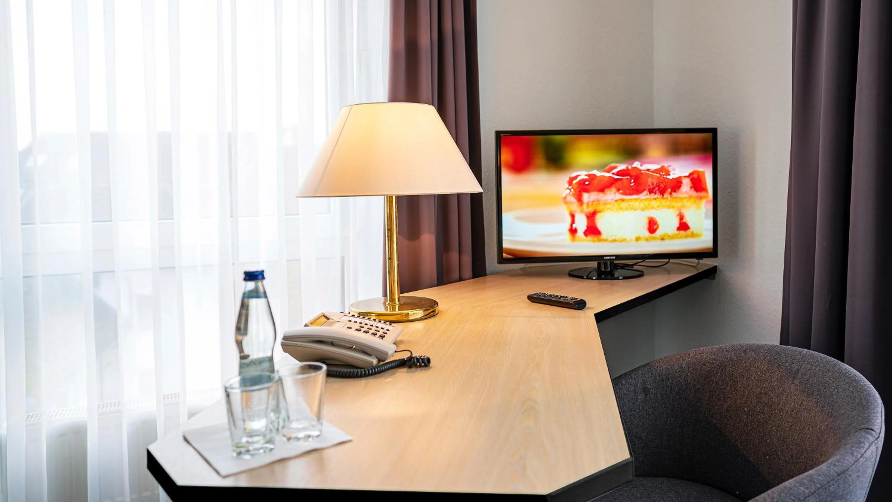 Staff in Apart' Hotel