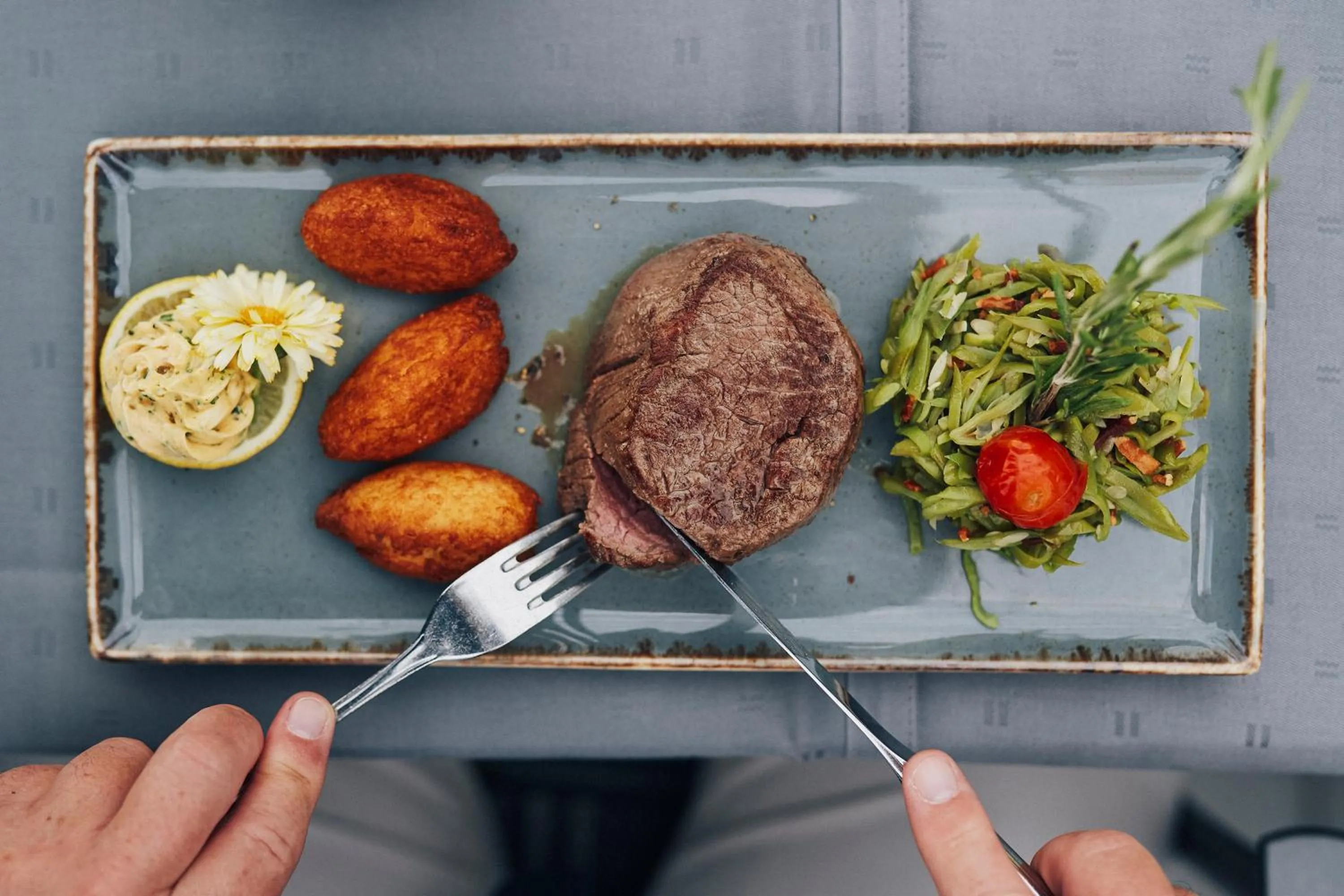 Restaurant/places to eat in FETZ DAS LORELEY HOTEL