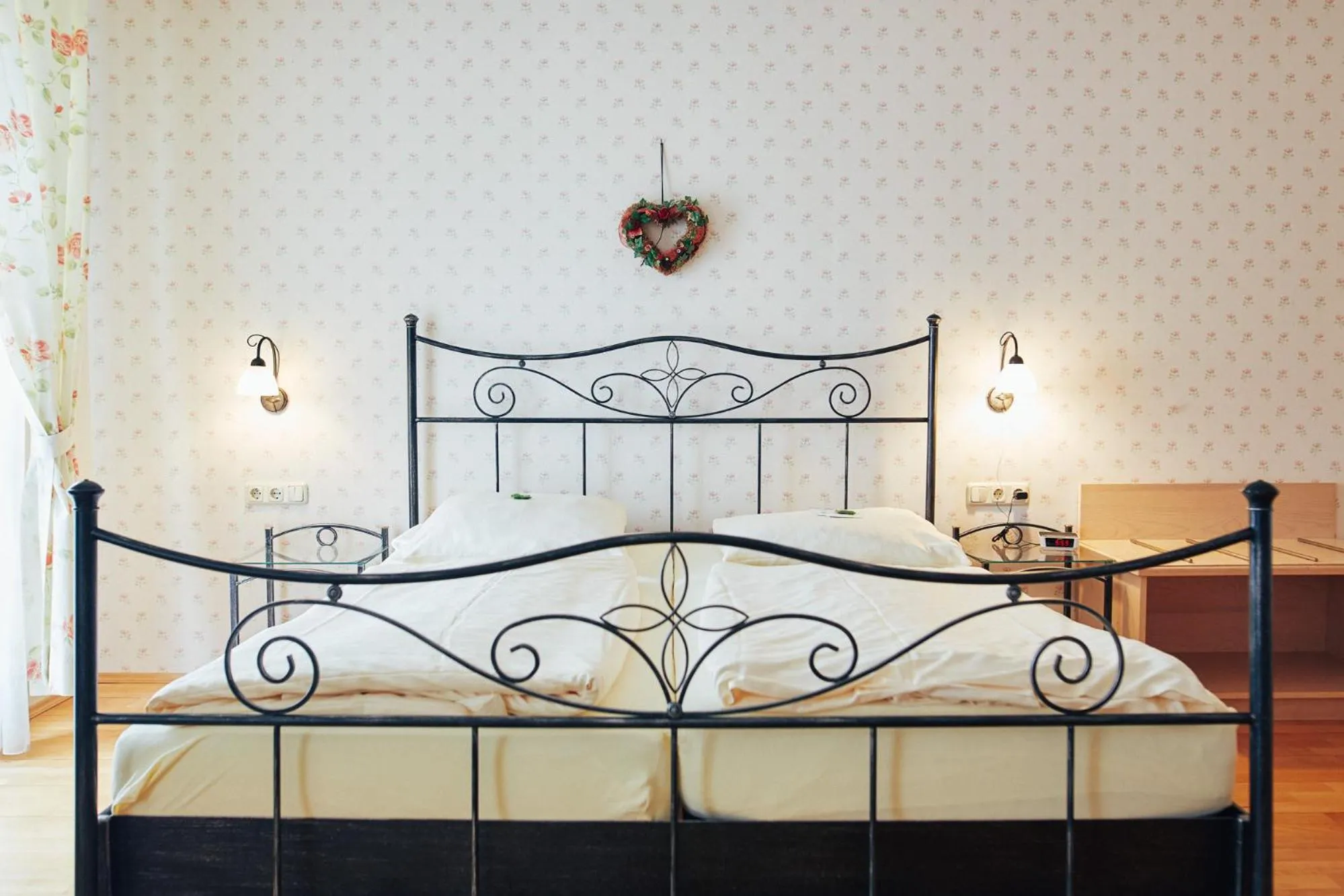 Photo of the whole room, Bed in FETZ DAS LORELEY HOTEL