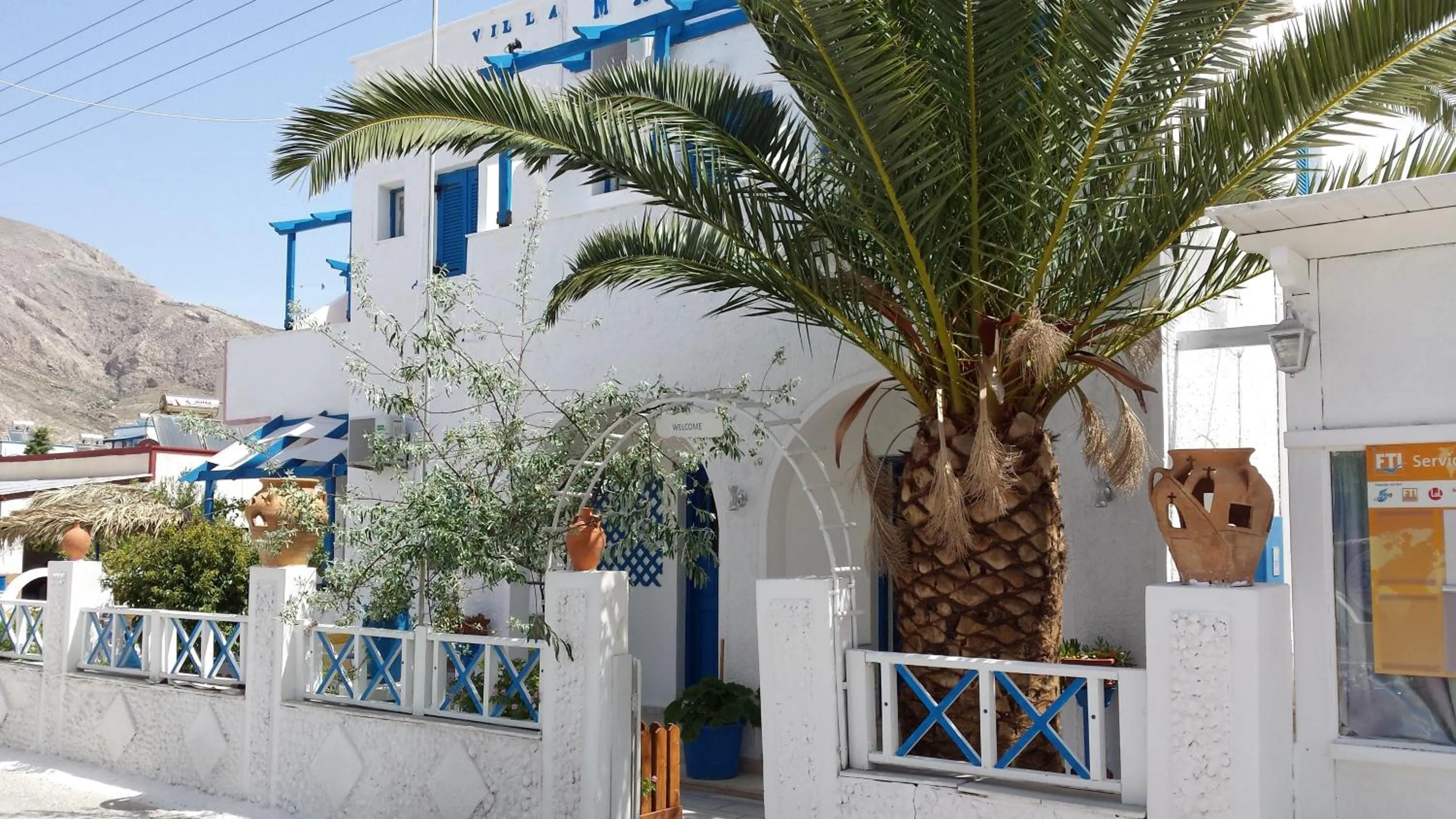 Facade/entrance in Villa Markos