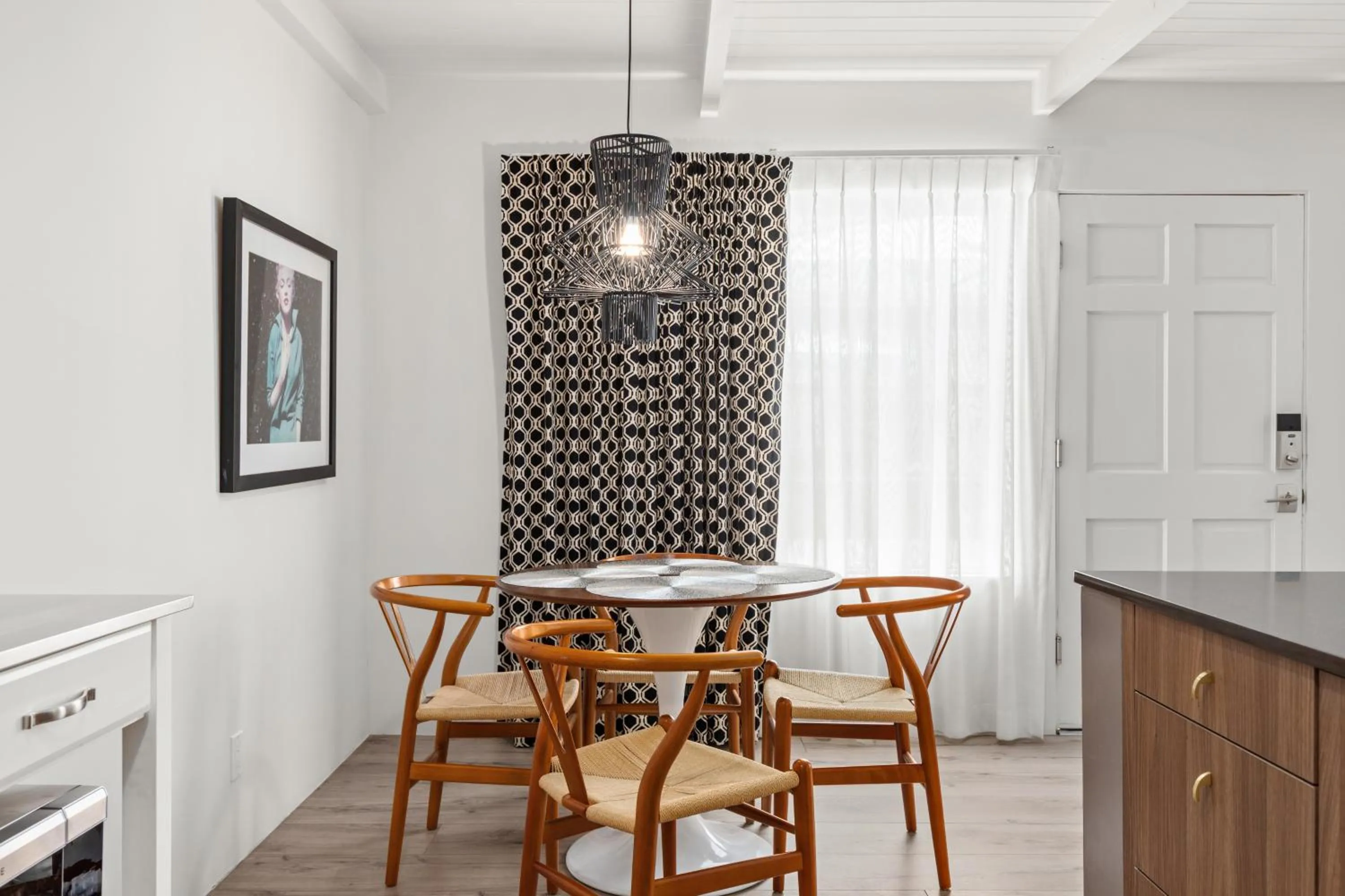 Dining area in the Weekend Palm Springs