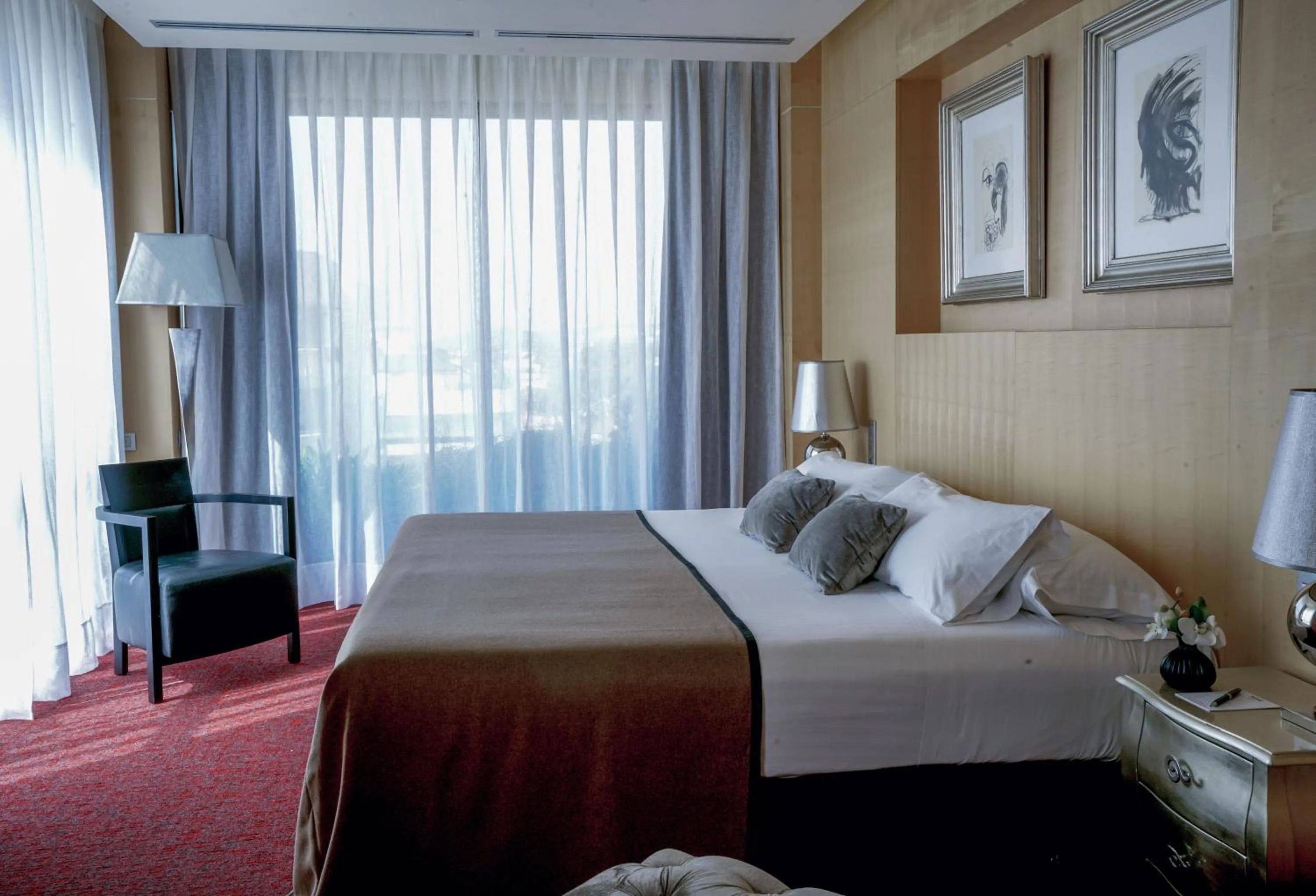 Property building, Bed in MiM Sitges Meliá Collection