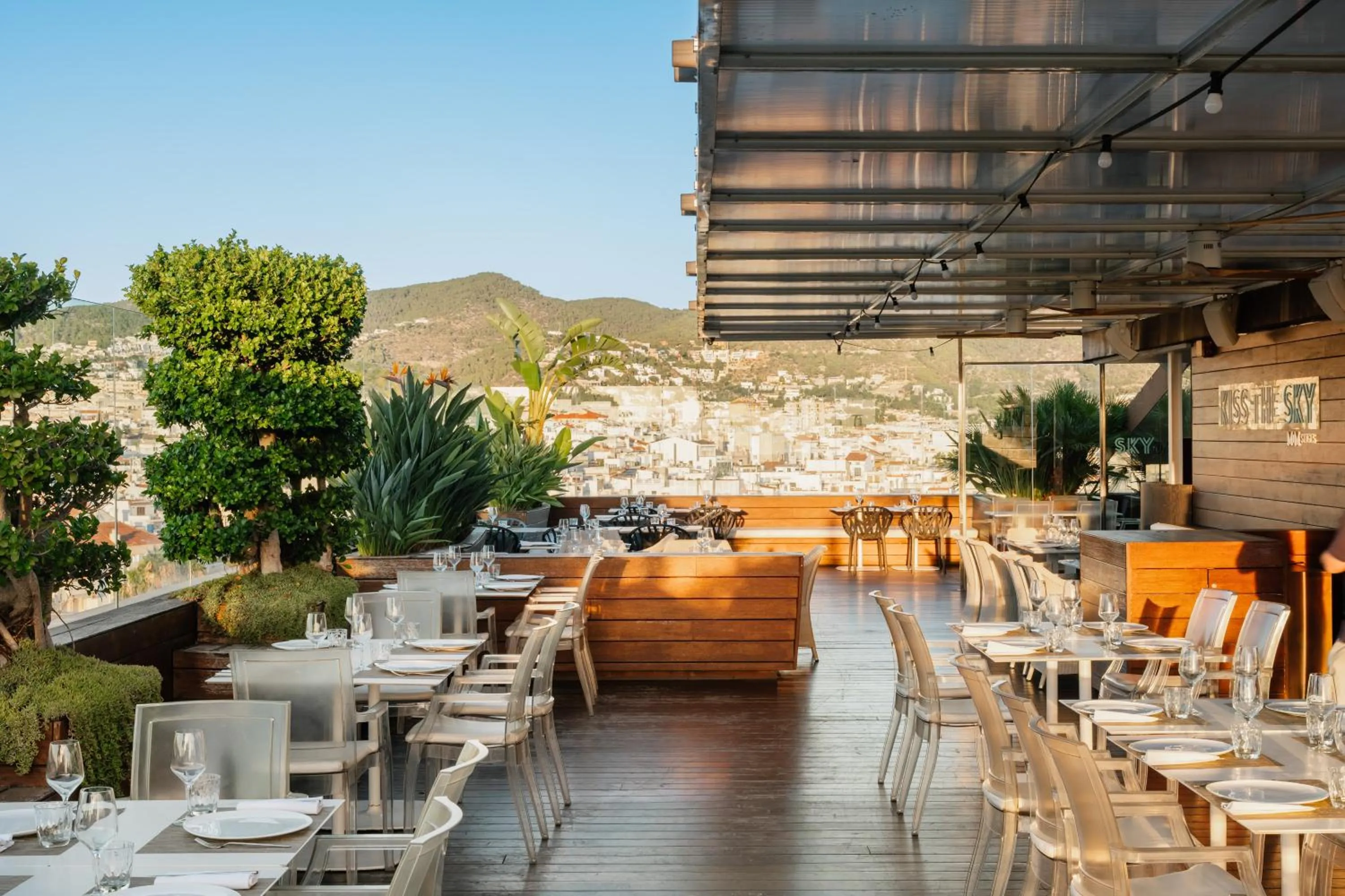 Restaurant/places to eat in MIM Sitges Member of Melia Collection