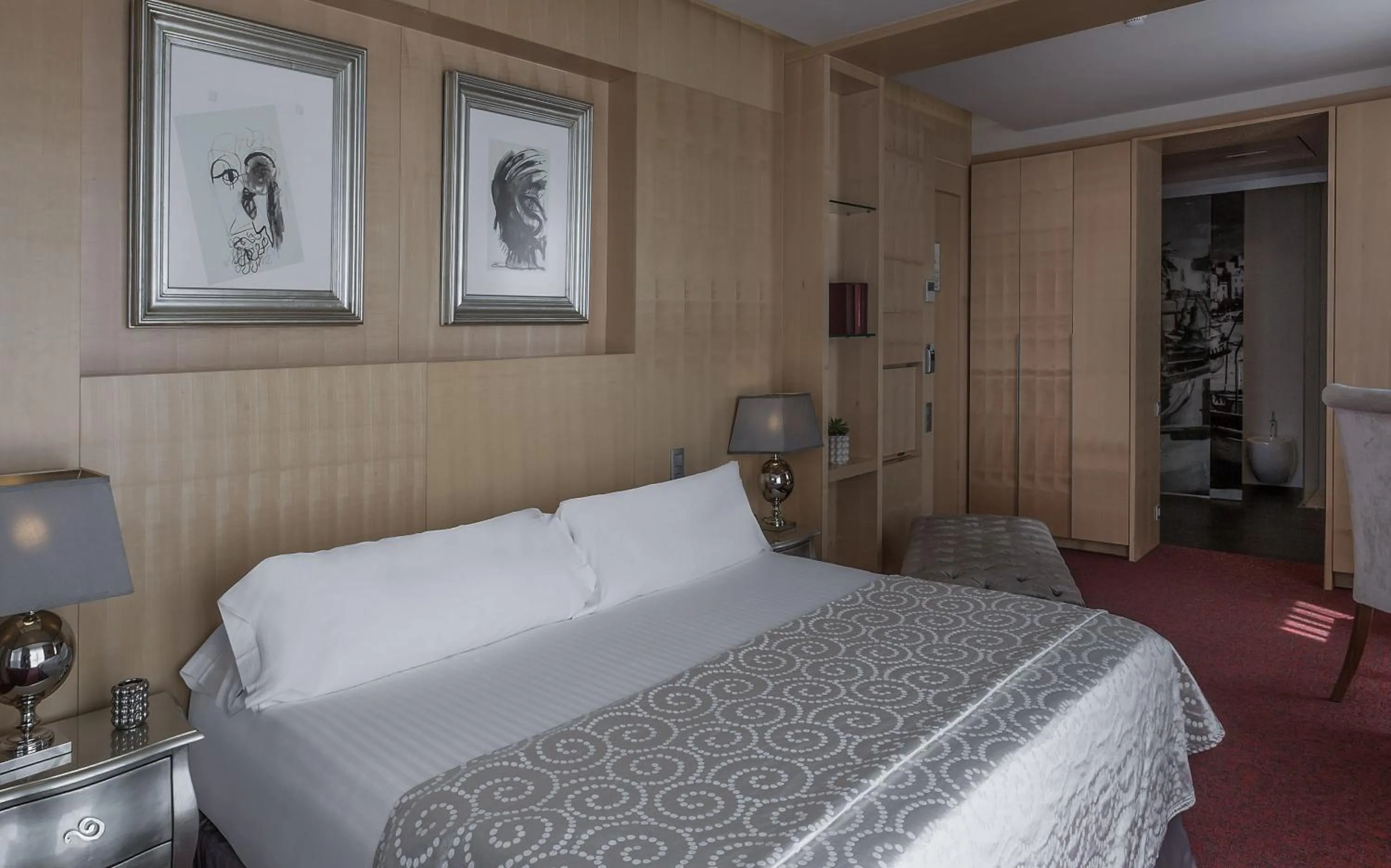 Property building, Bed in MiM Sitges Meliá Collection