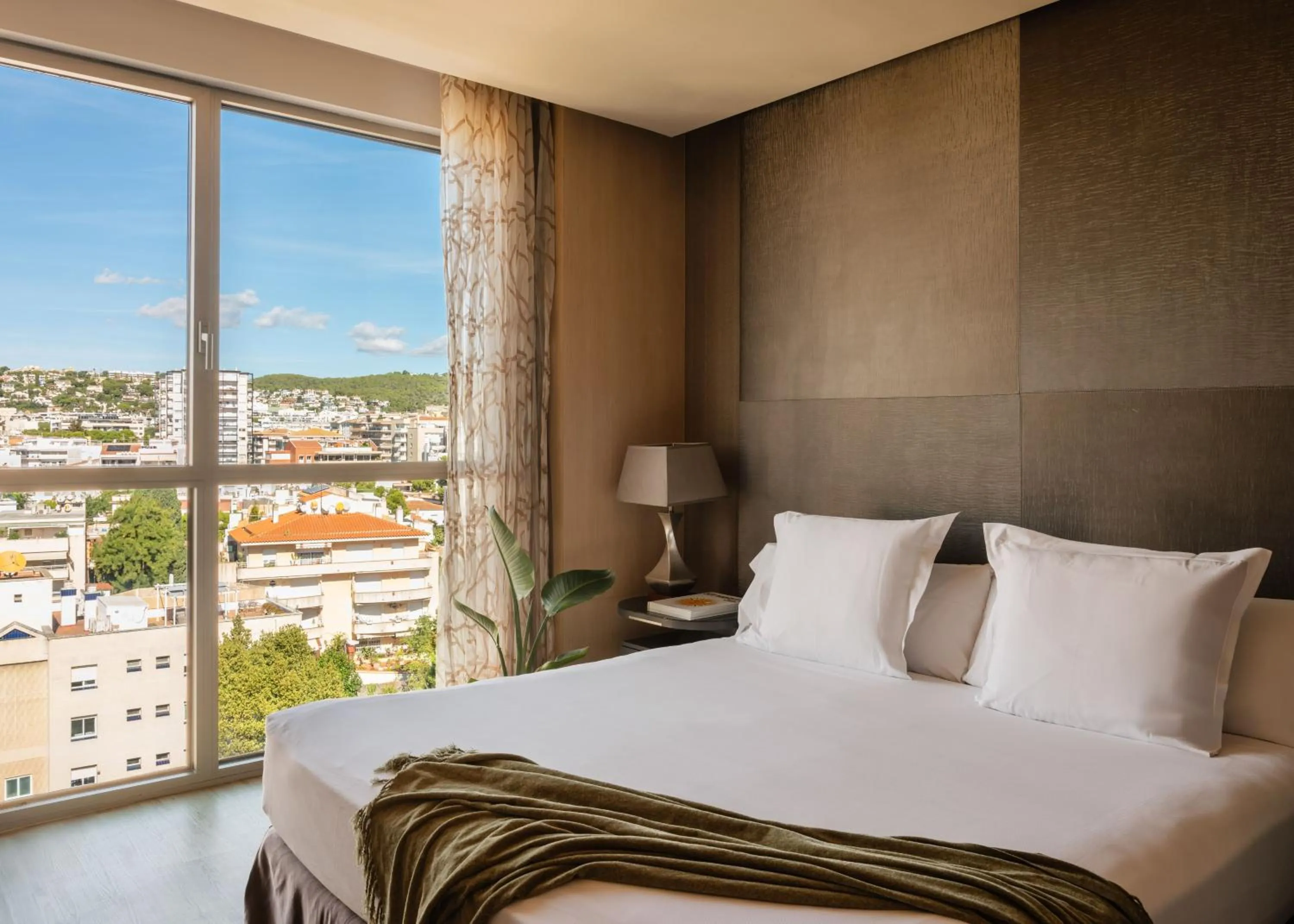 Property building, Bed in MiM Sitges Meliá Collection