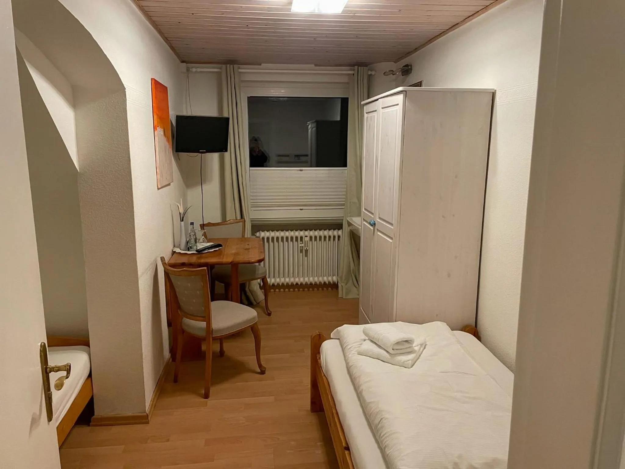 Photo of the whole room, Bed in Nobis Krug