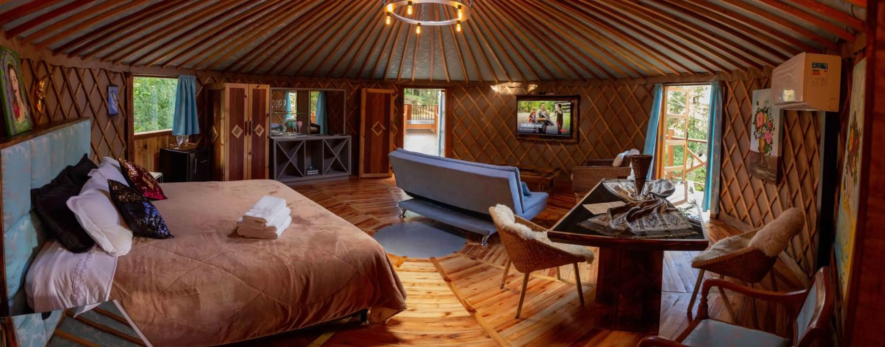 Photo of the whole room, Bed in Solar do Oriente - Yurt Ecovillage