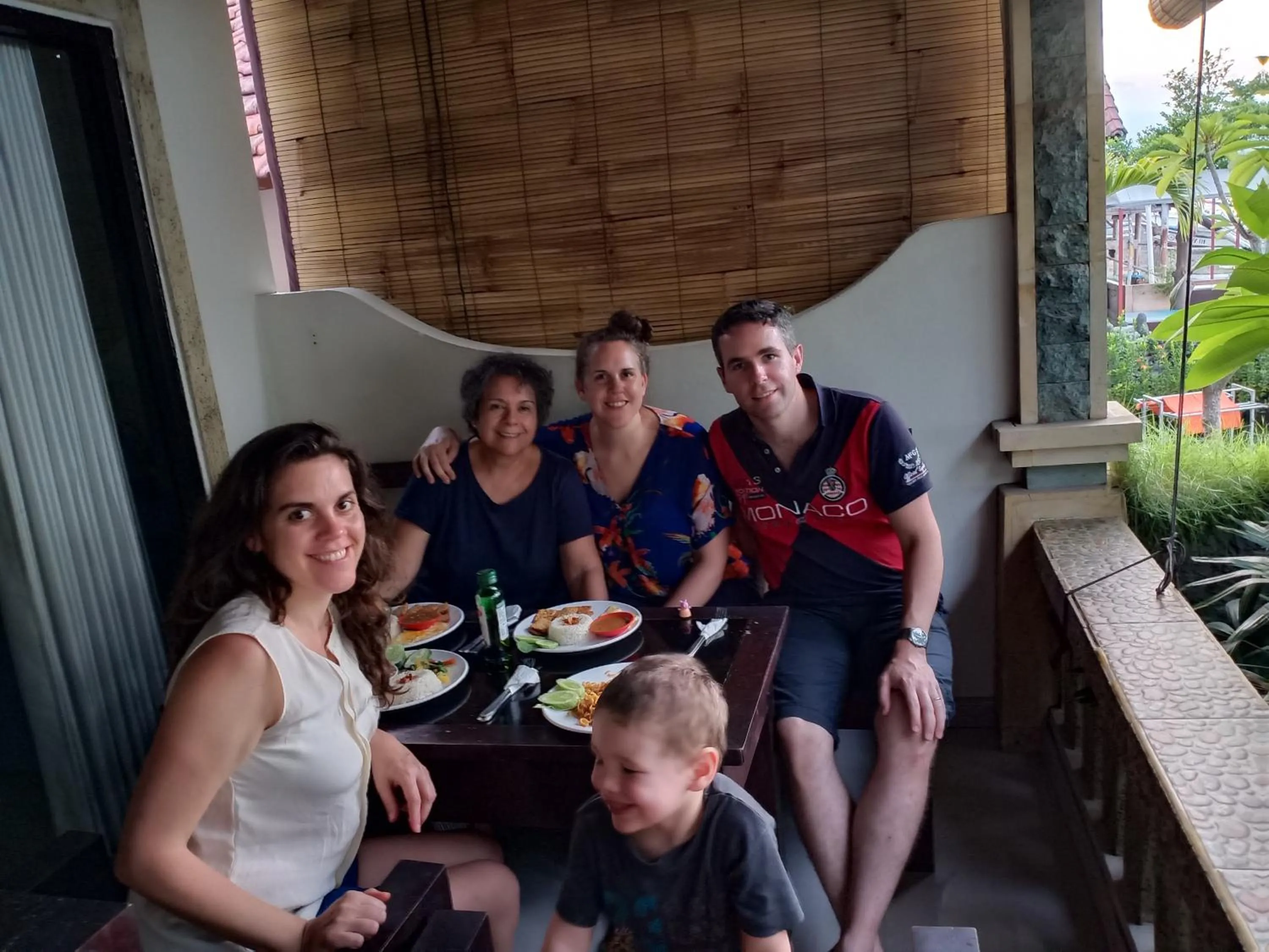 Solaluna Beach Homestay