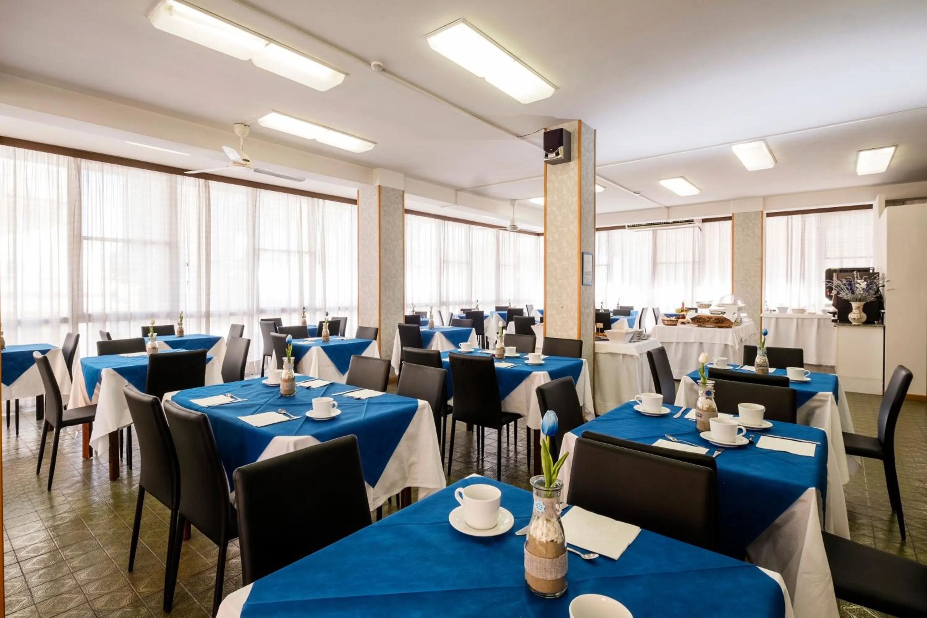 Restaurant/places to eat in Hotel Belmar