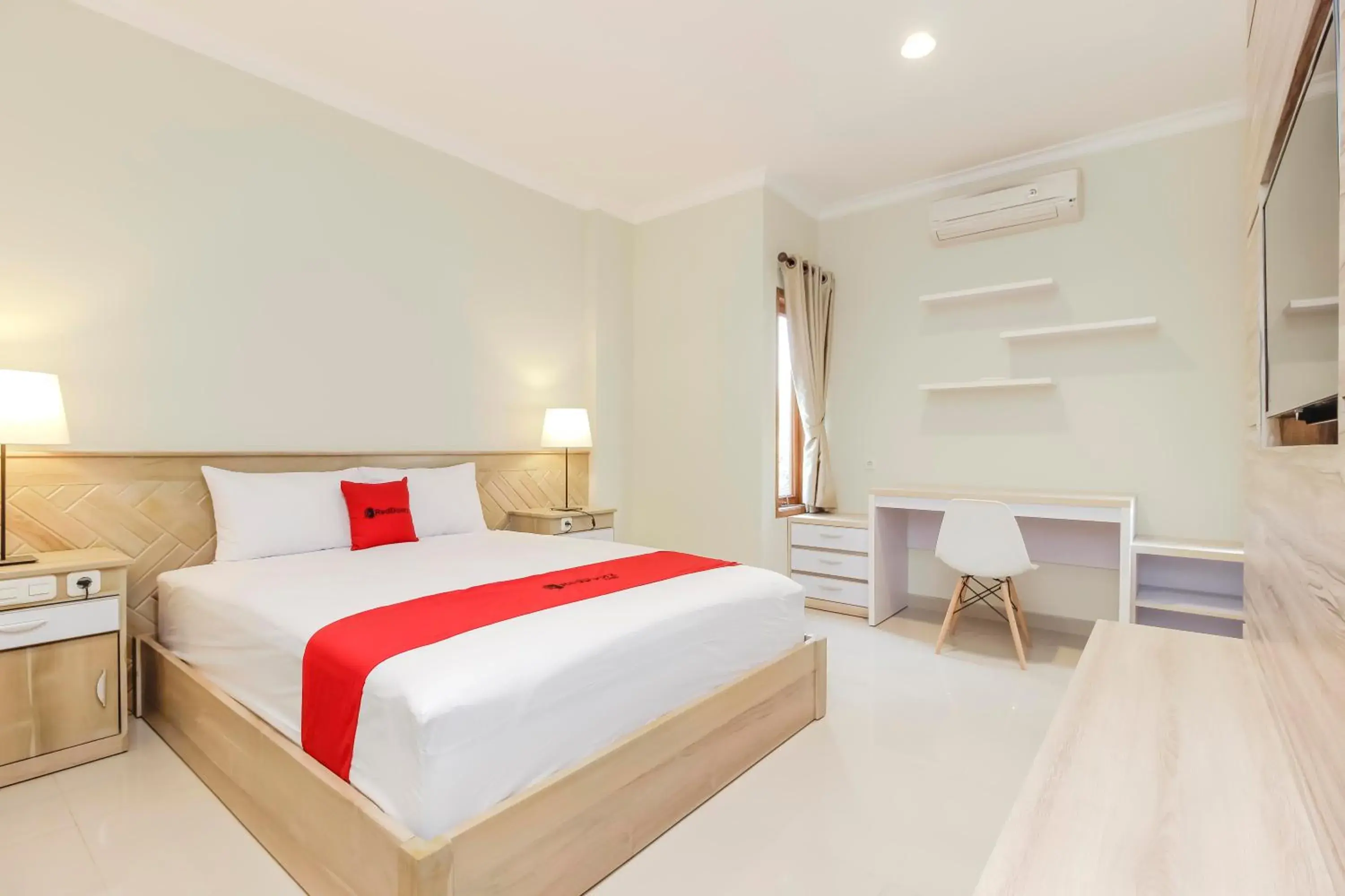 Suite in RedDoorz Premium near Ragunan Zoo 2 Suite in RedDoorz Premium near Ragunan Zoo 2