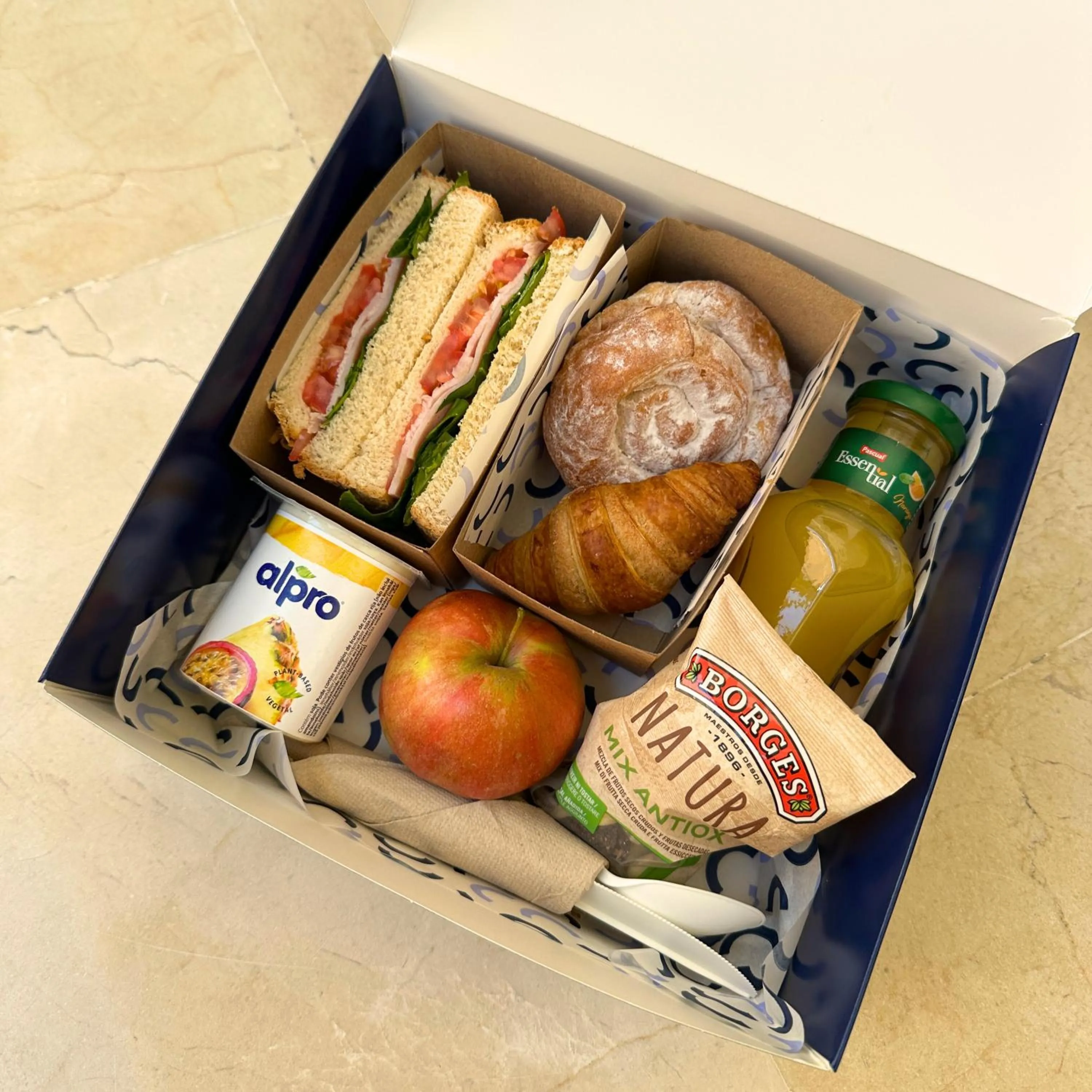 Breakfast in Numa Barcelona Roca