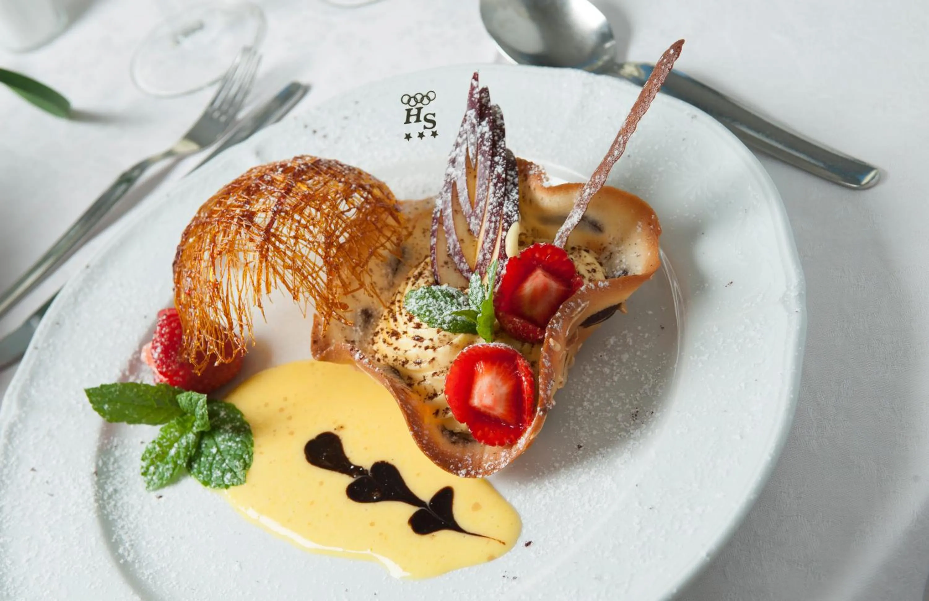 Restaurant/places to eat in Hotel Sandra